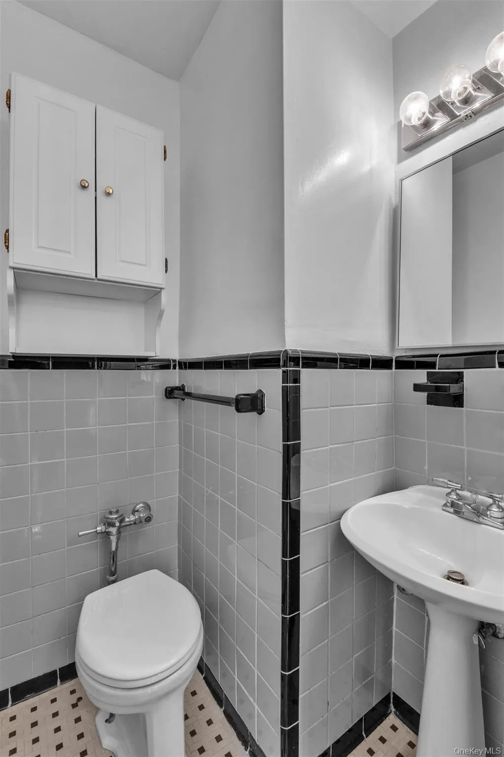 83-35 139 Street, New York, NY, 2 Bedrooms Bedrooms, 5 Rooms Rooms,1 BathroomBathrooms,Residential,For Rent,139,0,997149 83-35 139 Street, New York, NY, 2 Bedrooms Bedrooms, 5 Rooms Rooms,1 BathroomBathrooms,Residential,For Rent,139,0,997149