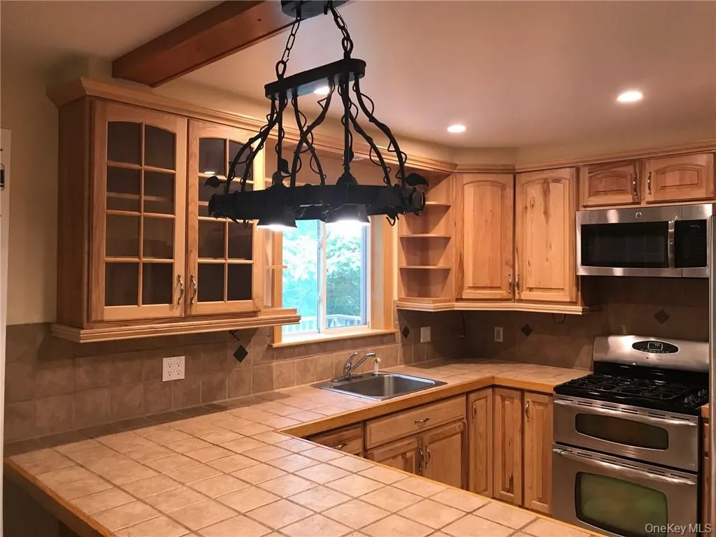 66 Lt Cox Drive, Orangetown, NY, 4 Bedrooms Bedrooms, 9 Rooms Rooms,3 BathroomsBathrooms,Residential Lease,For Rent,Lt Cox,0,997153 66 Lt Cox Drive, Orangetown, NY, 4 Bedrooms Bedrooms, 9 Rooms Rooms,3 BathroomsBathrooms,Residential Lease,For Rent,Lt Cox,0,997153