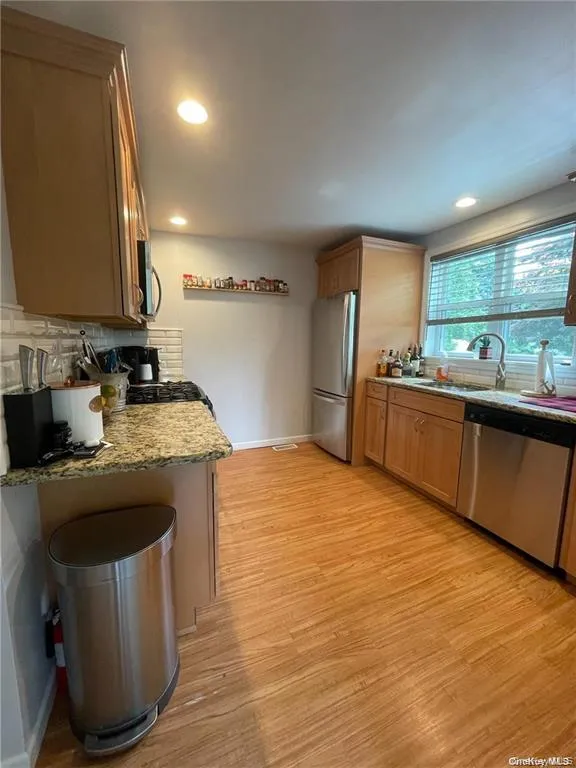 39 Laurel, Brookhaven, NY, 3 Bedrooms Bedrooms, 7 Rooms Rooms,2 BathroomsBathrooms,Residential Lease,For Rent,Laurel,0,997173 39 Laurel, Brookhaven, NY, 3 Bedrooms Bedrooms, 7 Rooms Rooms,2 BathroomsBathrooms,Residential Lease,For Rent,Laurel,0,997173