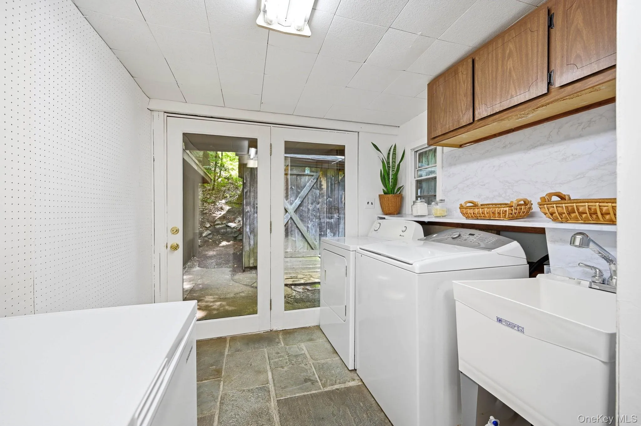 80 Clinton Road, Tuxedo, NY, 4 Bedrooms Bedrooms, 7 Rooms Rooms,2 BathroomsBathrooms,Residential,For Rent,Clinton,0,997183 80 Clinton Road, Tuxedo, NY, 4 Bedrooms Bedrooms, 7 Rooms Rooms,2 BathroomsBathrooms,Residential,For Rent,Clinton,0,997183