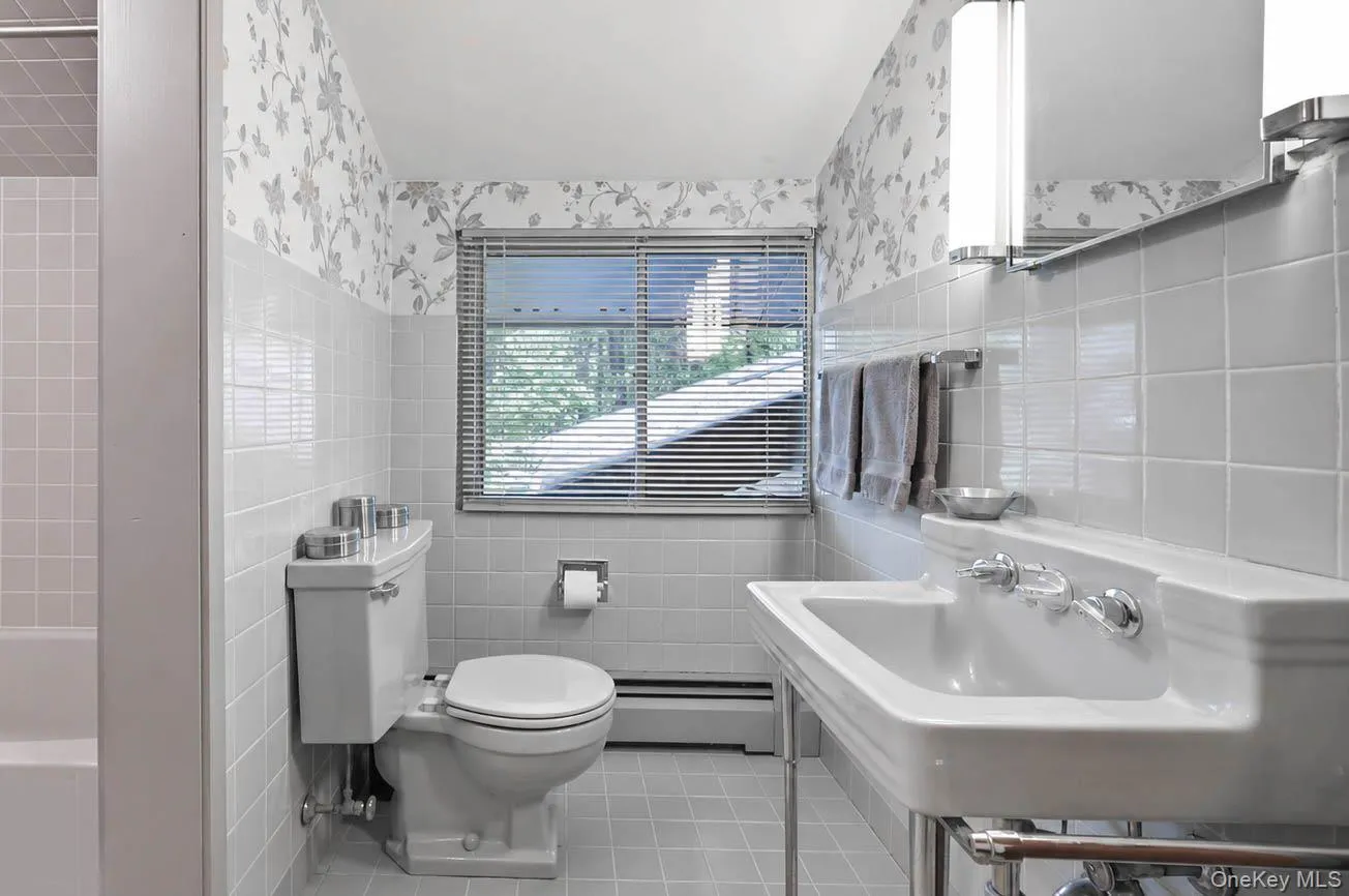 80 Clinton Road, Tuxedo, NY, 4 Bedrooms Bedrooms, 7 Rooms Rooms,2 BathroomsBathrooms,Residential,For Rent,Clinton,0,997183 80 Clinton Road, Tuxedo, NY, 4 Bedrooms Bedrooms, 7 Rooms Rooms,2 BathroomsBathrooms,Residential,For Rent,Clinton,0,997183