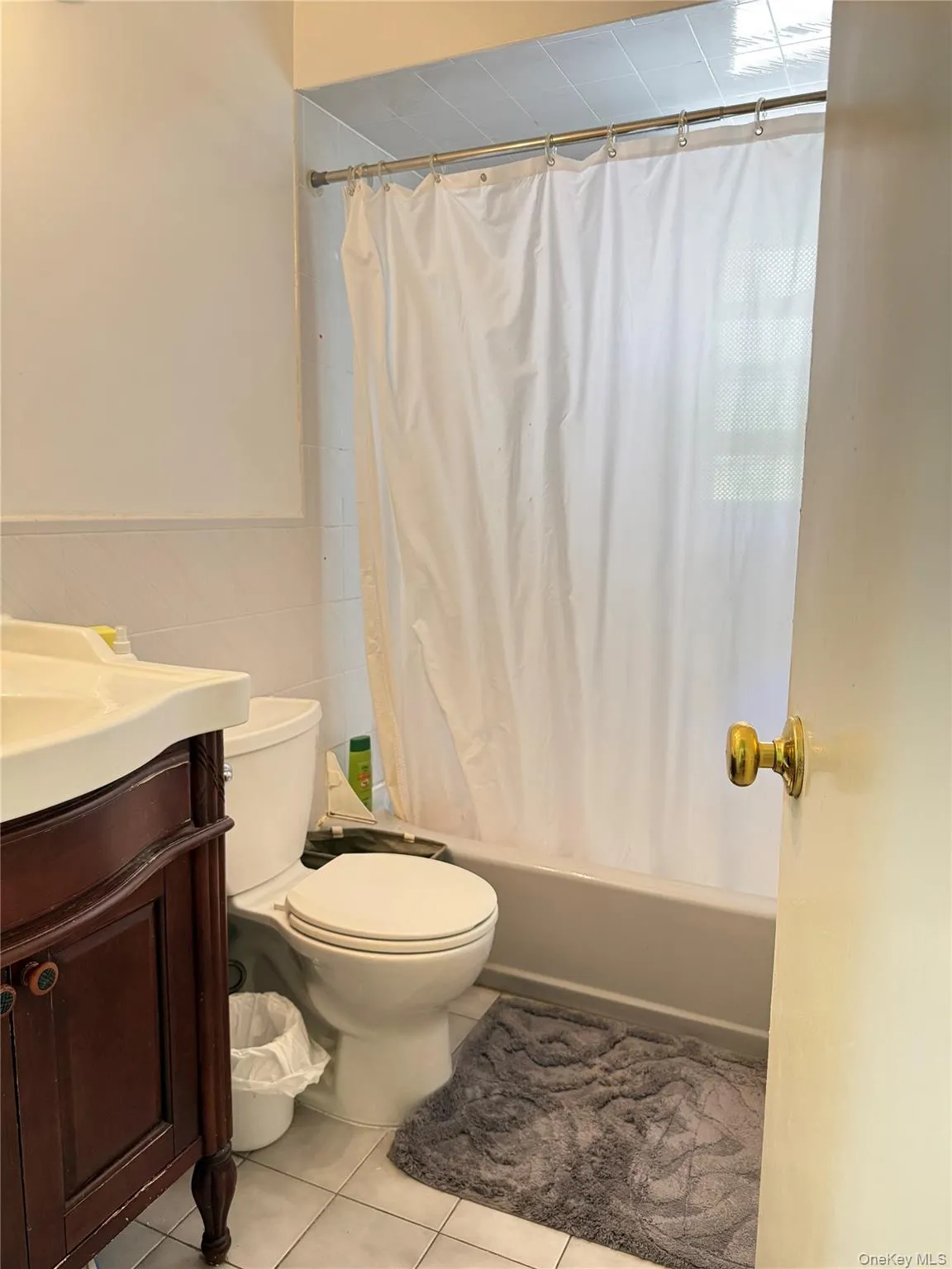 16 Greenway Circle, Oyster Bay, NY, 3 Bedrooms Bedrooms, 5 Rooms Rooms,1 BathroomBathrooms,Residential Lease,For Rent,Greenway,0,997186 16 Greenway Circle, Oyster Bay, NY, 3 Bedrooms Bedrooms, 5 Rooms Rooms,1 BathroomBathrooms,Residential Lease,For Rent,Greenway,0,997186