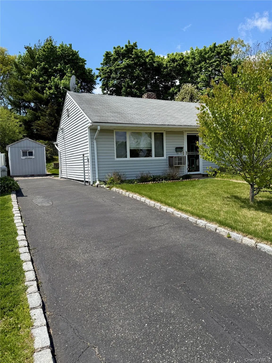 16 Greenway Circle, Oyster Bay, NY, 3 Bedrooms Bedrooms, 5 Rooms Rooms,1 BathroomBathrooms,Residential Lease,For Rent,Greenway,0,997186 16 Greenway Circle, Oyster Bay, NY, 3 Bedrooms Bedrooms, 5 Rooms Rooms,1 BathroomBathrooms,Residential Lease,For Rent,Greenway,0,997186