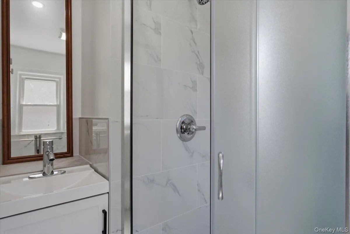 6 Belden Avenue, Yonkers, NY, 3 Bedrooms Bedrooms, 6 Rooms Rooms,2 BathroomsBathrooms,Residential Lease,For Rent,Belden,0,997195 6 Belden Avenue, Yonkers, NY, 3 Bedrooms Bedrooms, 6 Rooms Rooms,2 BathroomsBathrooms,Residential Lease,For Rent,Belden,0,997195