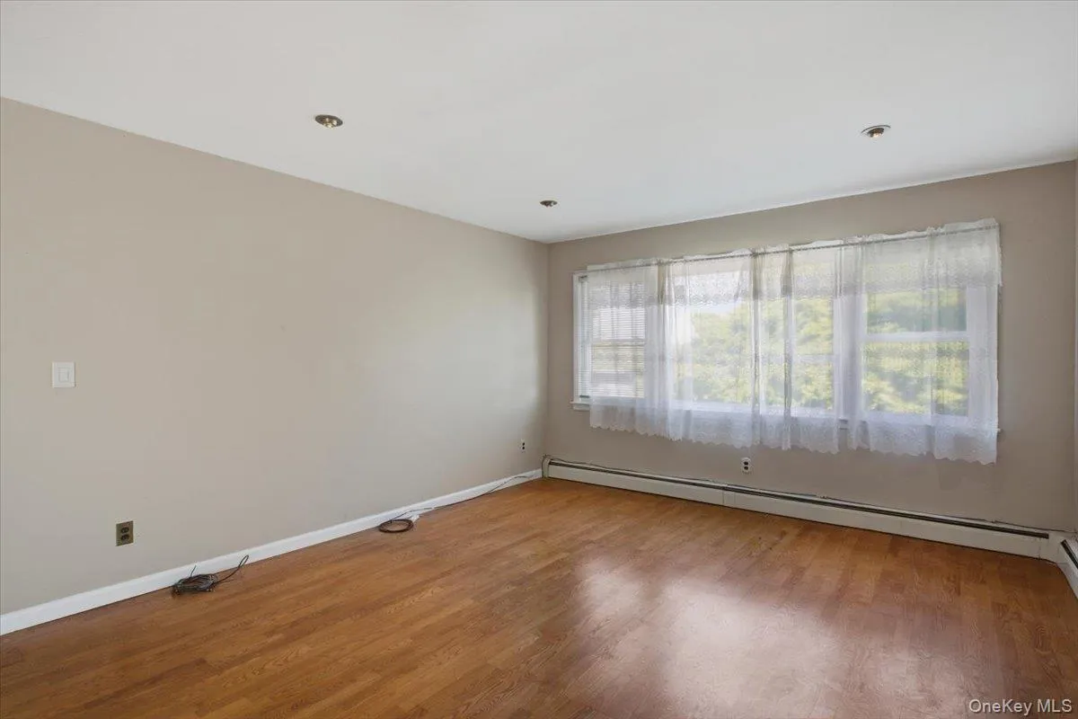 6 Belden Avenue, Yonkers, NY, 3 Bedrooms Bedrooms, 6 Rooms Rooms,2 BathroomsBathrooms,Residential Lease,For Rent,Belden,0,997195 6 Belden Avenue, Yonkers, NY, 3 Bedrooms Bedrooms, 6 Rooms Rooms,2 BathroomsBathrooms,Residential Lease,For Rent,Belden,0,997195