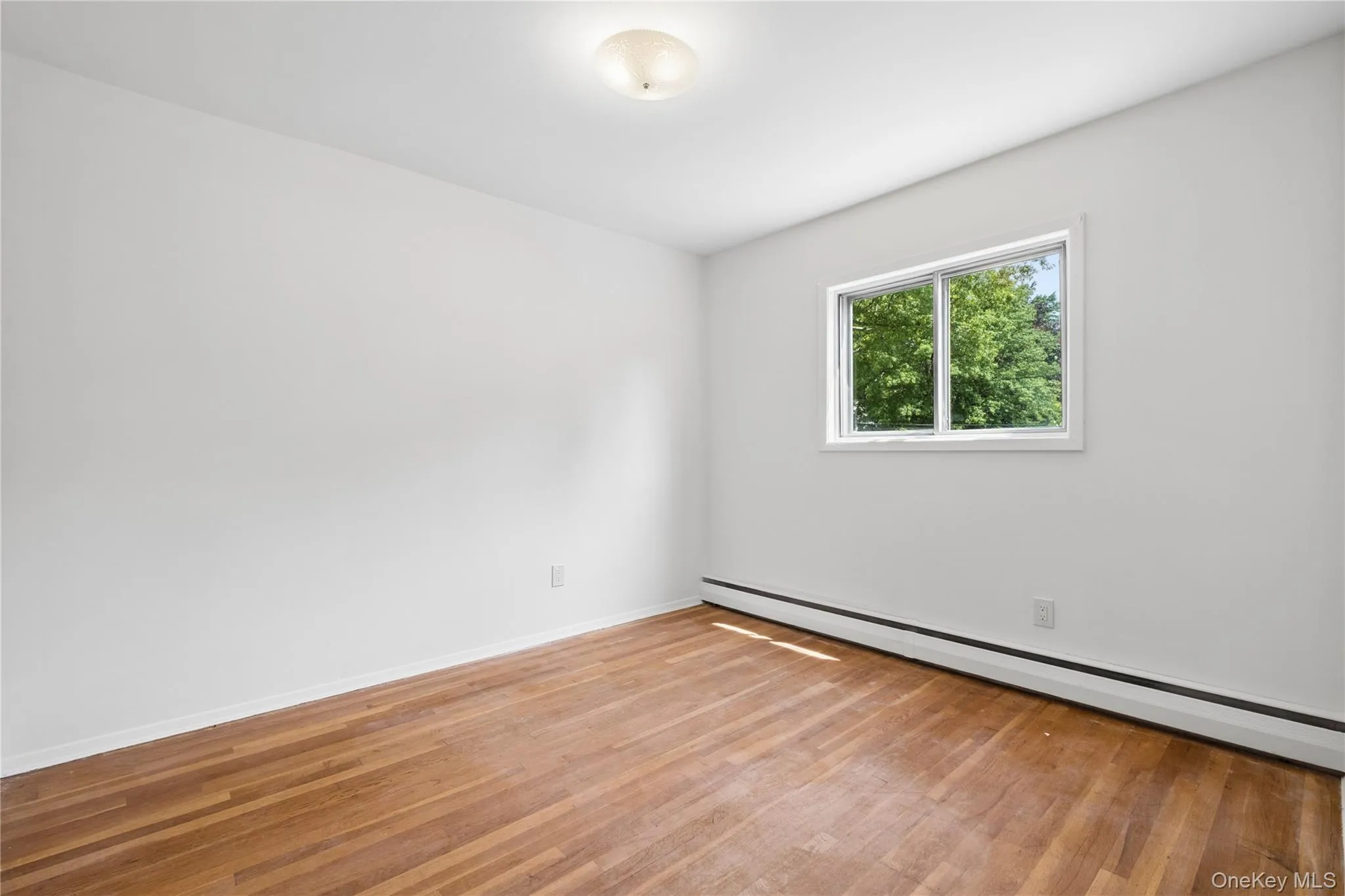 1st Bedroom 1st Bedroom