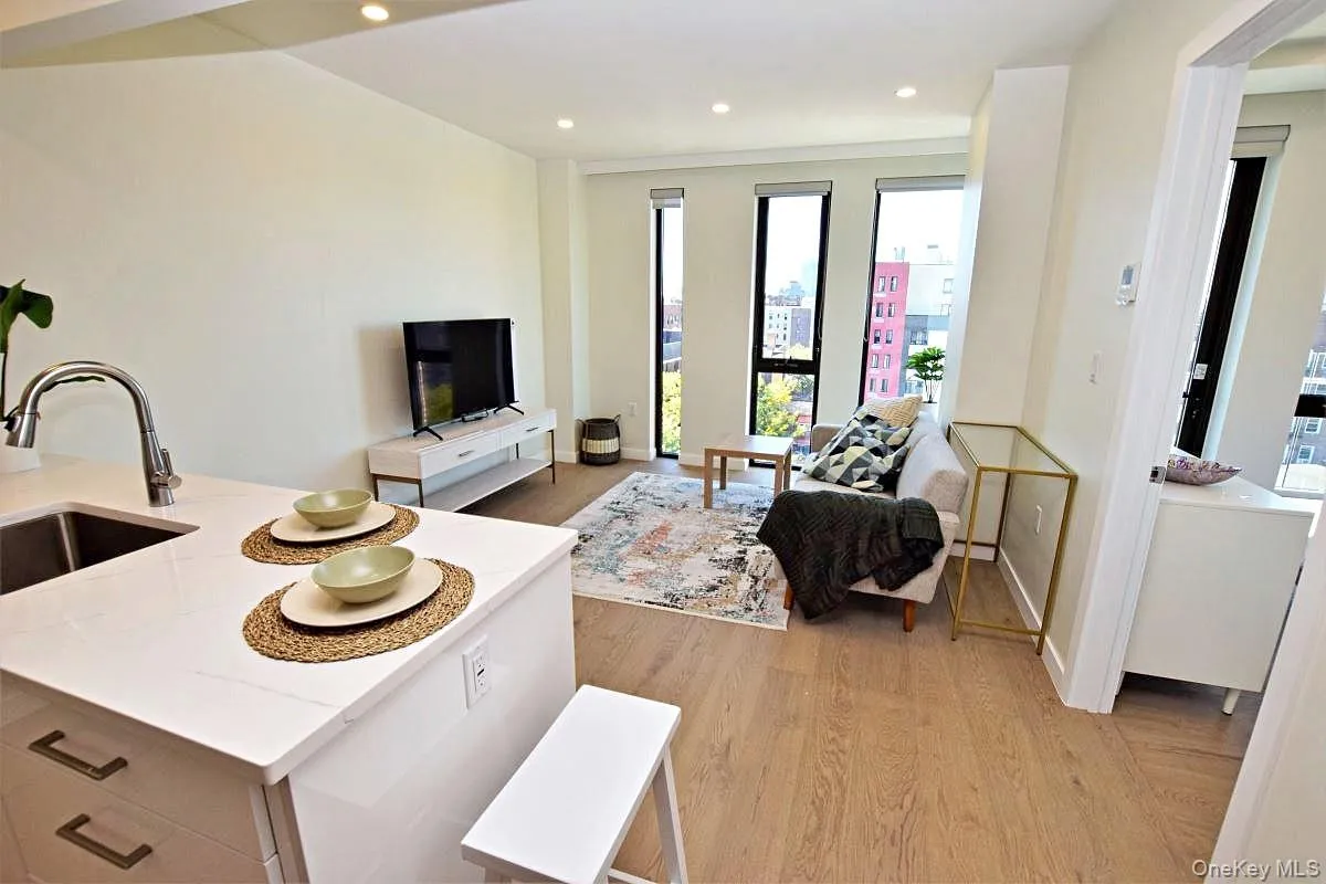 41-26 44th Street, New York, NY, 1 Bedroom Bedrooms, 2 Rooms Rooms,1 BathroomBathrooms,Residential Lease,For Rent,44th,0,997219 41-26 44th Street, New York, NY, 1 Bedroom Bedrooms, 2 Rooms Rooms,1 BathroomBathrooms,Residential Lease,For Rent,44th,0,997219