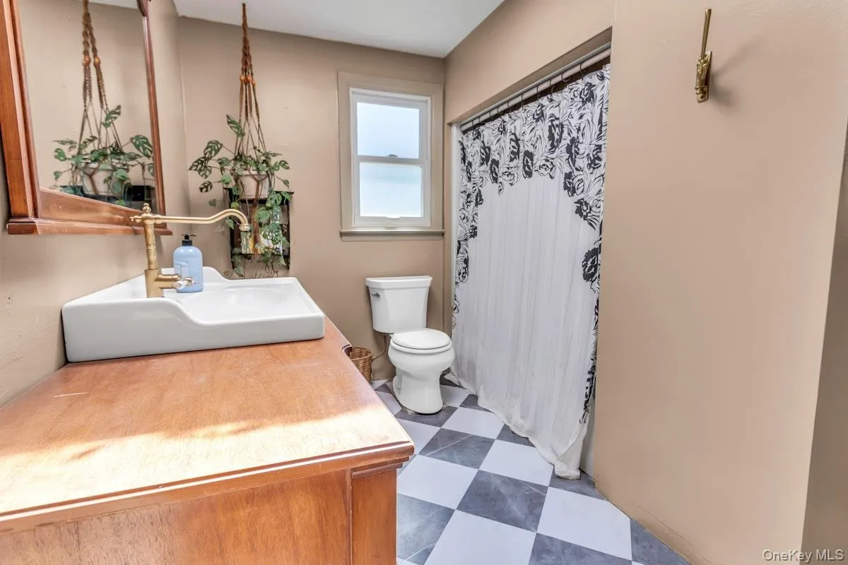 431 Cherry Avenue, Islip, NY, 4 Bedrooms Bedrooms, 8 Rooms Rooms,3 BathroomsBathrooms,Residential,For Rent,Cherry,0,997246 431 Cherry Avenue, Islip, NY, 4 Bedrooms Bedrooms, 8 Rooms Rooms,3 BathroomsBathrooms,Residential,For Rent,Cherry,0,997246
