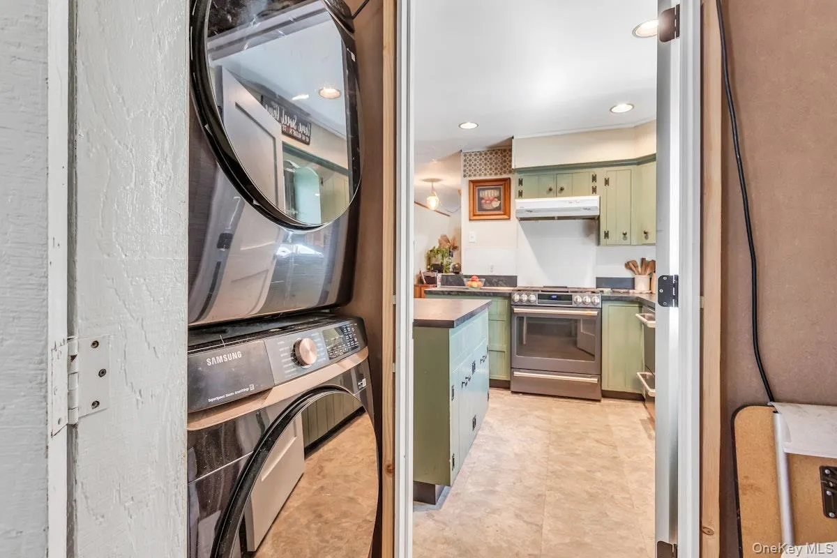 Washer and Dryer with Space for Utility Tub Washer and Dryer with Space for Utility Tub