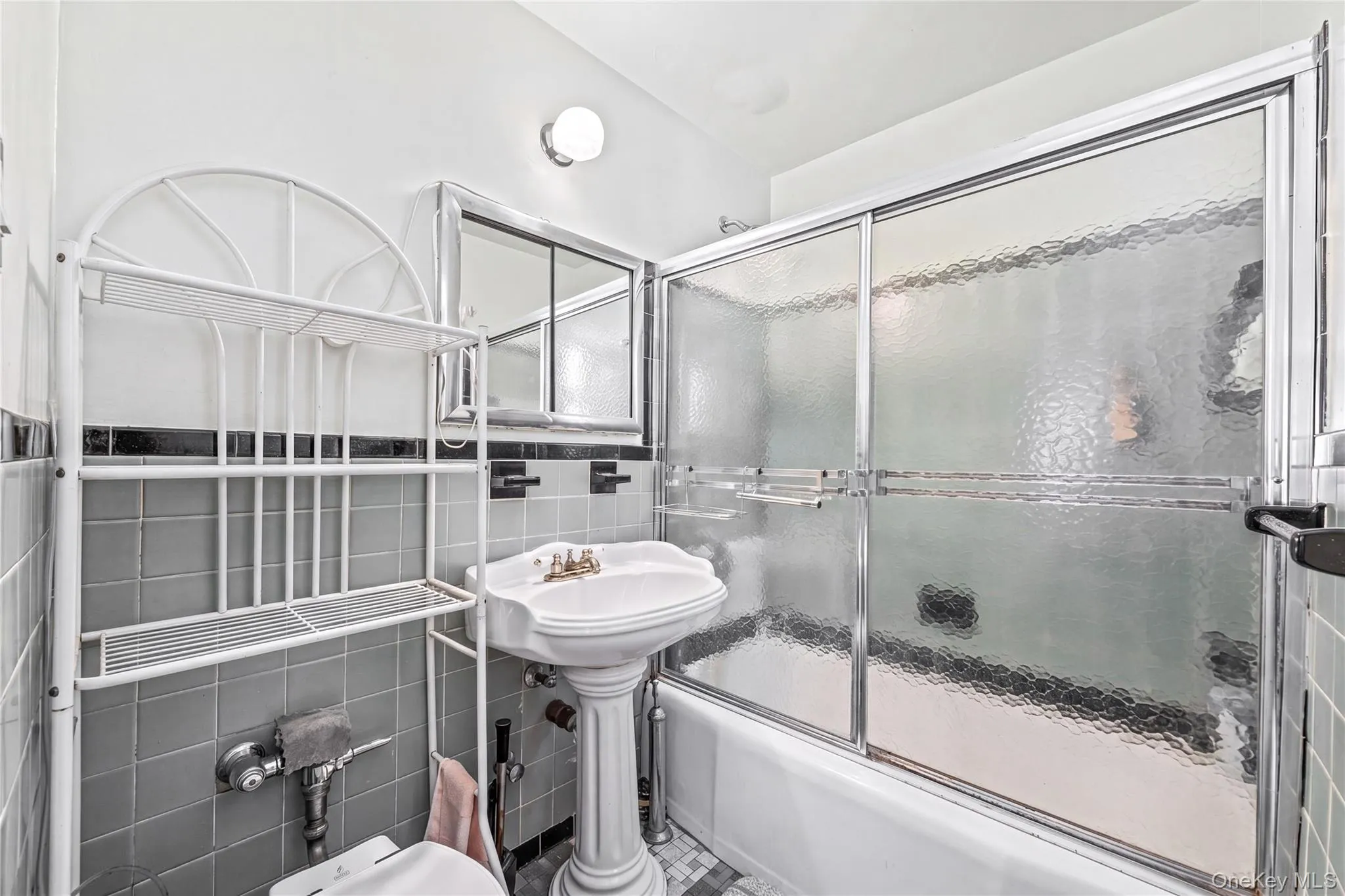 3131 Grand Concourse, New York, NY, 1 Bedroom Bedrooms, 3 Rooms Rooms,1 BathroomBathrooms,Residential Sale,For Rent,Grand Concourse,0,997252 3131 Grand Concourse, New York, NY, 1 Bedroom Bedrooms, 3 Rooms Rooms,1 BathroomBathrooms,Residential Sale,For Rent,Grand Concourse,0,997252