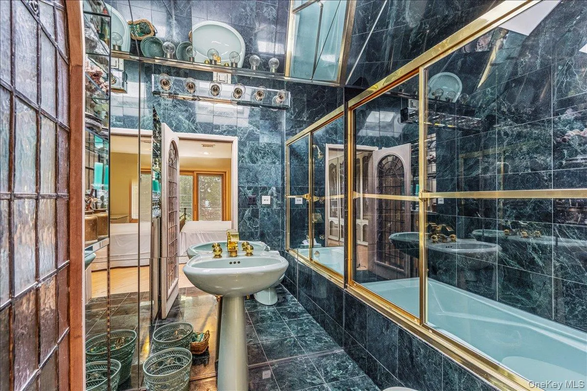 15470 Powells Cove Boulevard, New York, NY, 4 Bedrooms Bedrooms, 8 Rooms Rooms,5 BathroomsBathrooms,Residential,For Rent,Powells Cove,0,997254 15470 Powells Cove Boulevard, New York, NY, 4 Bedrooms Bedrooms, 8 Rooms Rooms,5 BathroomsBathrooms,Residential,For Rent,Powells Cove,0,997254
