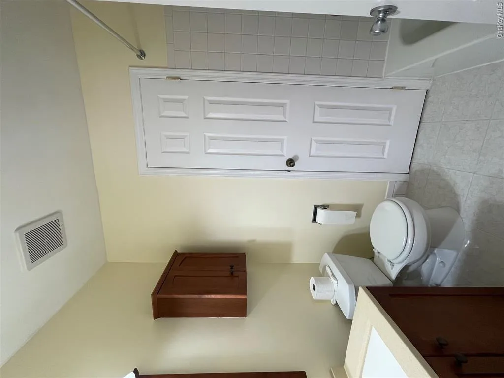 4 Cornwallis Road, Brookhaven, NY, 5 Bedrooms Bedrooms, 8 Rooms Rooms,3 BathroomsBathrooms,Residential Lease,For Rent,Cornwallis,0,997255 4 Cornwallis Road, Brookhaven, NY, 5 Bedrooms Bedrooms, 8 Rooms Rooms,3 BathroomsBathrooms,Residential Lease,For Rent,Cornwallis,0,997255