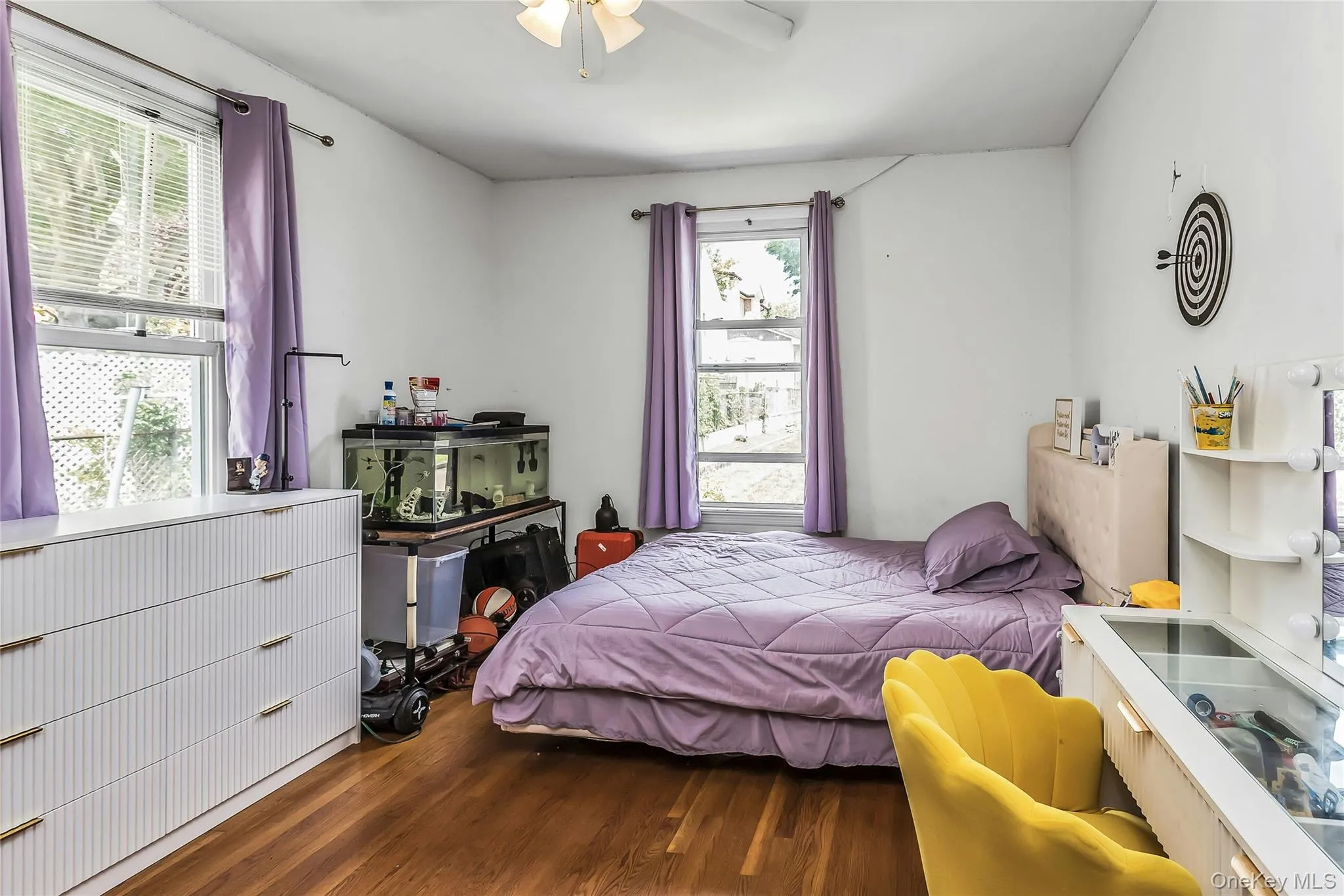 Large & Bright Second Bedroom Large & Bright Second Bedroom
