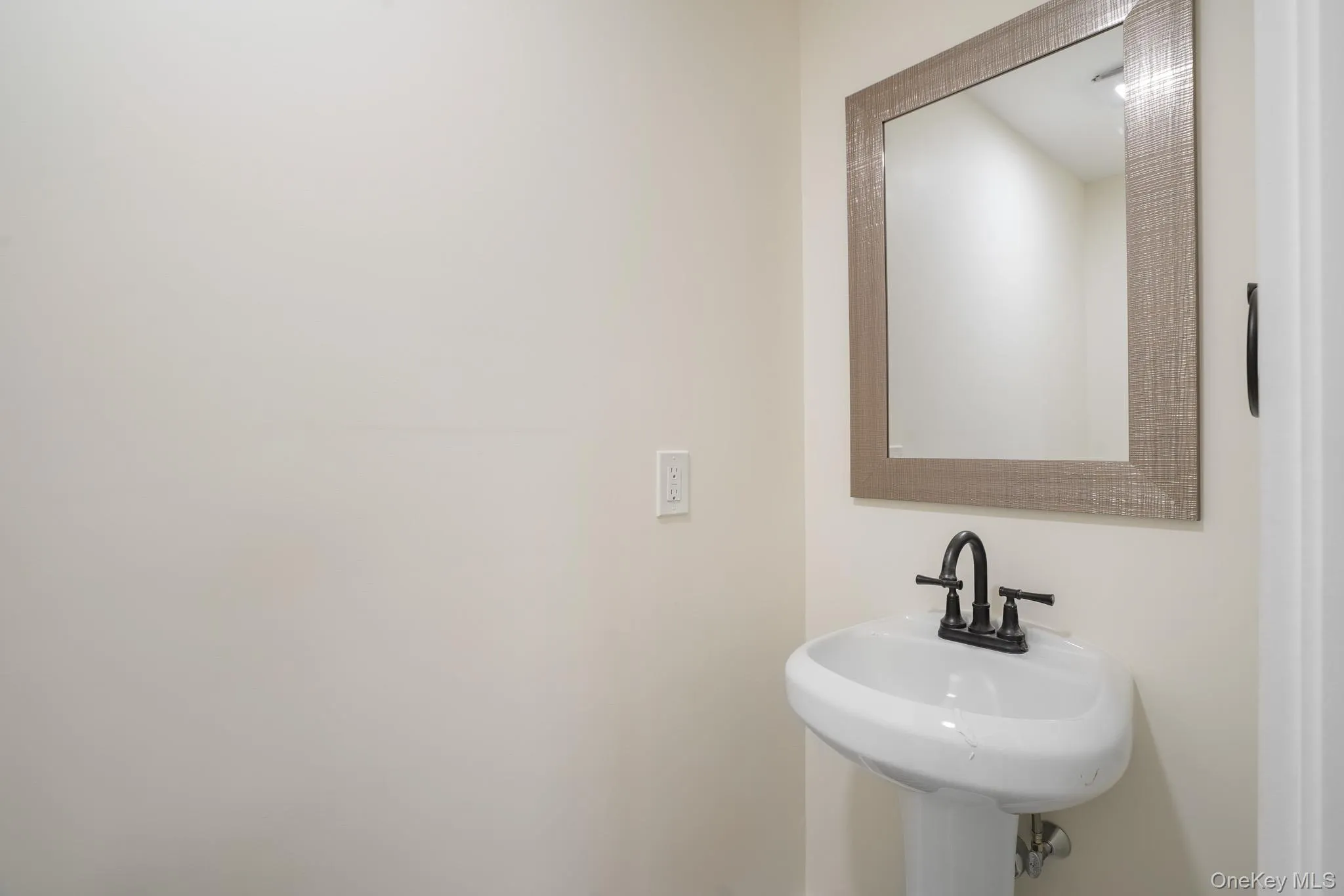125 New Hamburg Road, Wappinger, NY, 1 Bedroom Bedrooms, 2 Rooms Rooms,1 BathroomBathrooms,Residential Lease,For Rent,New Hamburg,0,997264 125 New Hamburg Road, Wappinger, NY, 1 Bedroom Bedrooms, 2 Rooms Rooms,1 BathroomBathrooms,Residential Lease,For Rent,New Hamburg,0,997264