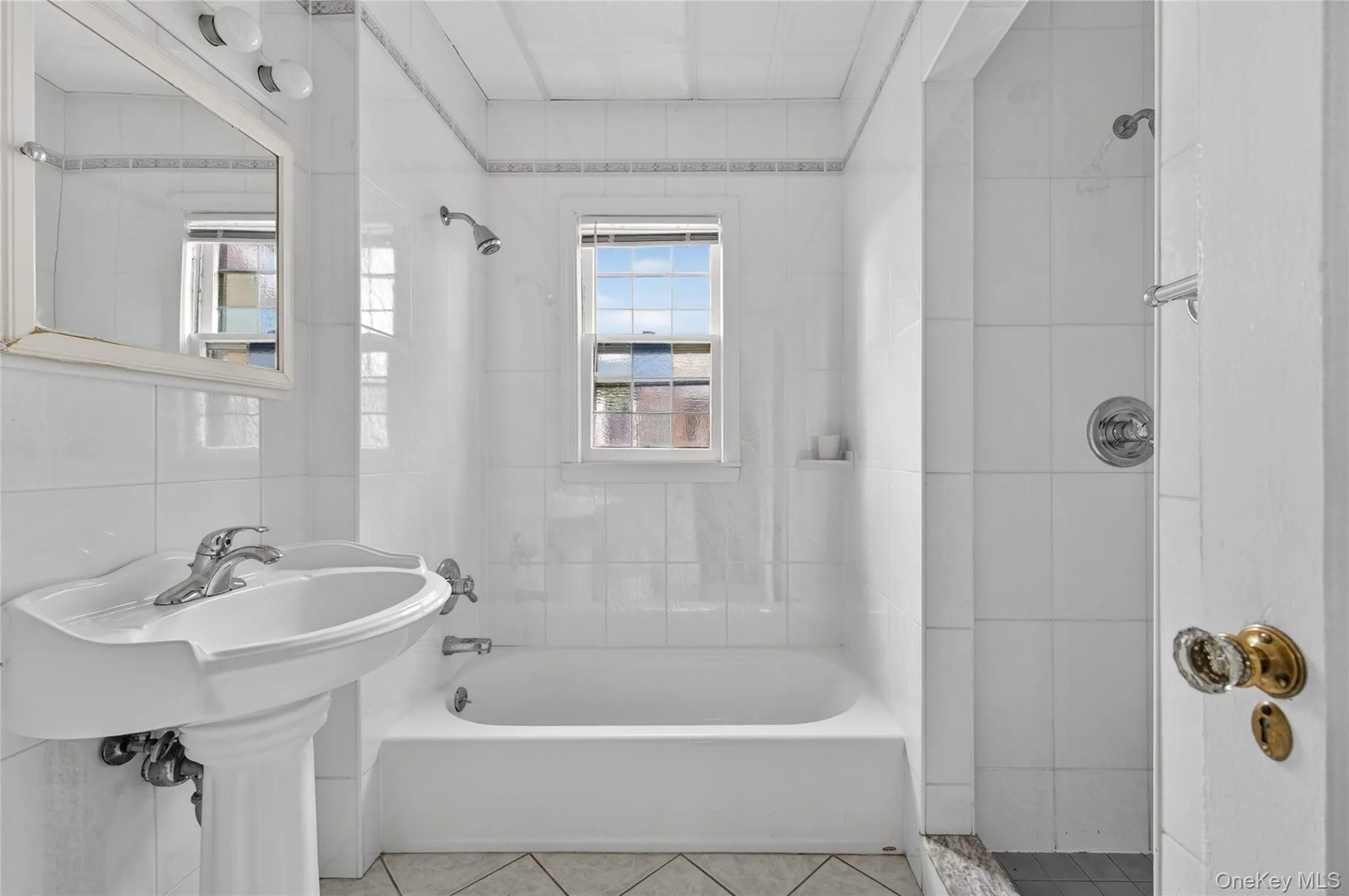 114 New Hyde Park Road, Hempstead, NY, 5 Bedrooms Bedrooms, 9 Rooms Rooms,2 BathroomsBathrooms,Residential,For Rent,New Hyde Park,0,KEY997278 114 New Hyde Park Road, Hempstead, NY, 5 Bedrooms Bedrooms, 9 Rooms Rooms,2 BathroomsBathrooms,Residential,For Rent,New Hyde Park,0,KEY997278