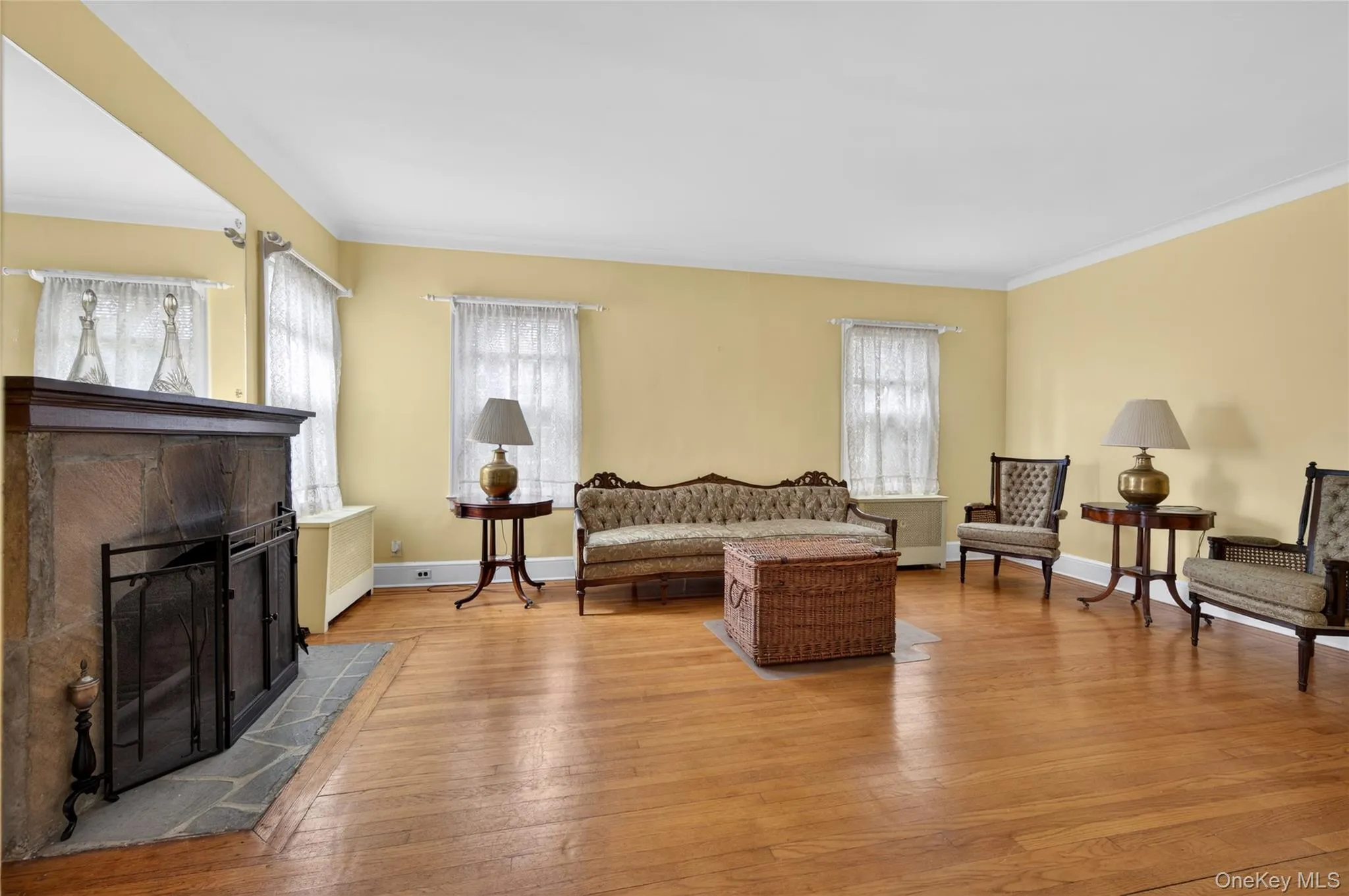 114 New Hyde Park Road, Hempstead, NY, 5 Bedrooms Bedrooms, 9 Rooms Rooms,2 BathroomsBathrooms,Residential,For Rent,New Hyde Park,0,KEY997278 114 New Hyde Park Road, Hempstead, NY, 5 Bedrooms Bedrooms, 9 Rooms Rooms,2 BathroomsBathrooms,Residential,For Rent,New Hyde Park,0,KEY997278