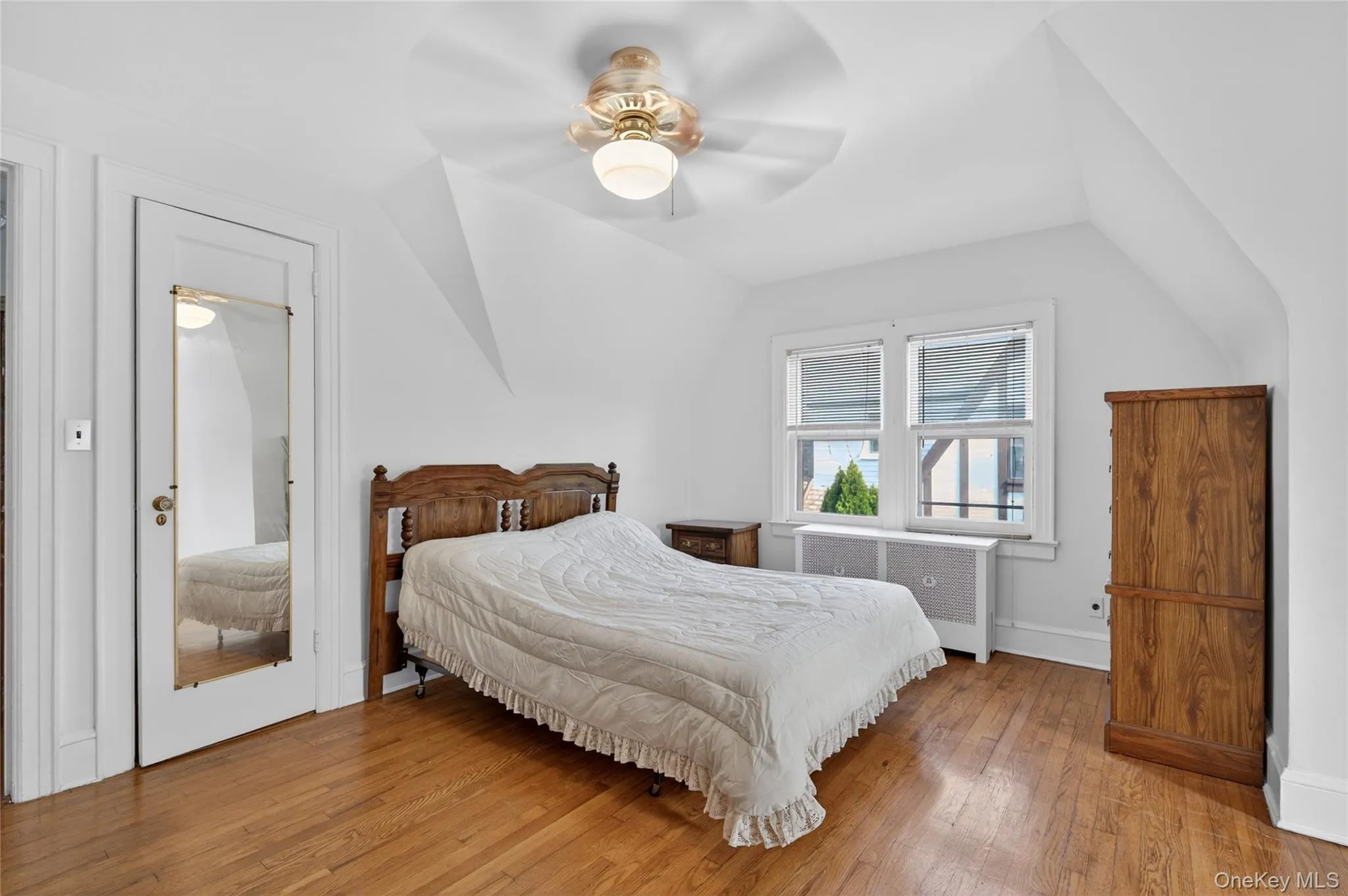 114 New Hyde Park Road, Hempstead, NY, 5 Bedrooms Bedrooms, 9 Rooms Rooms,2 BathroomsBathrooms,Residential,For Rent,New Hyde Park,0,997278 114 New Hyde Park Road, Hempstead, NY, 5 Bedrooms Bedrooms, 9 Rooms Rooms,2 BathroomsBathrooms,Residential,For Rent,New Hyde Park,0,997278
