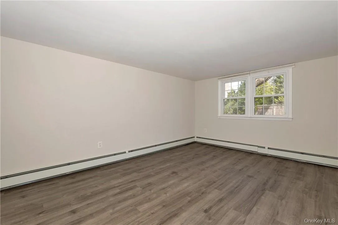 Lower Bedroom w/Ensuite Lower Bedroom w/Ensuite