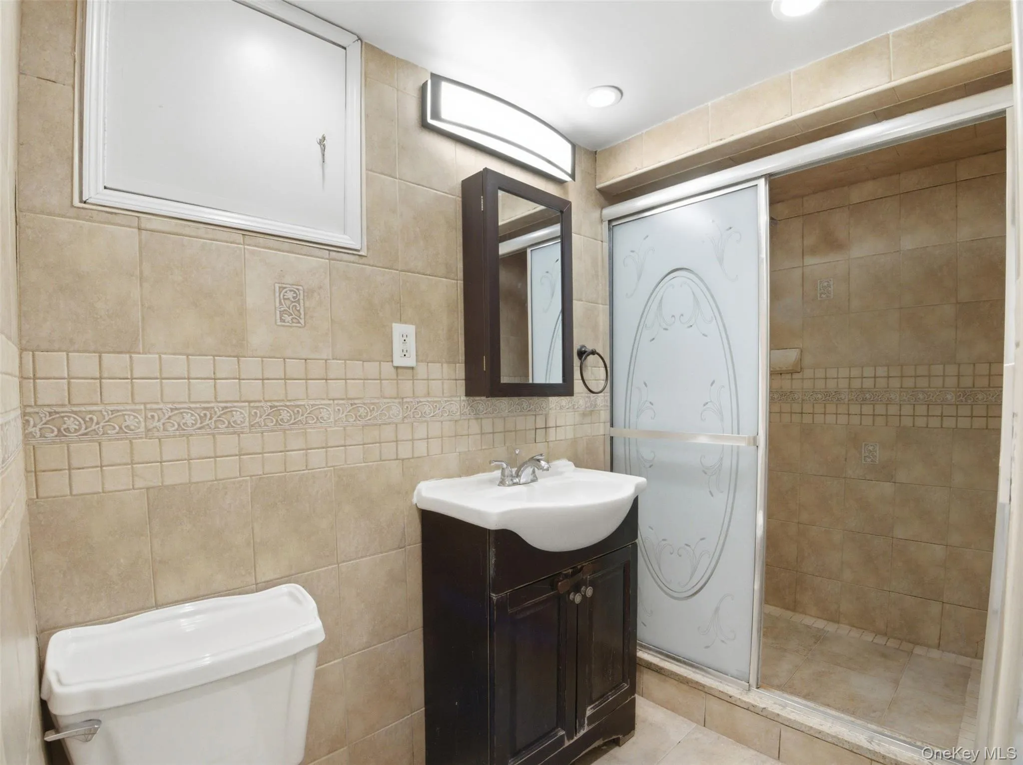 762 Brady Avenue, New York, NY, 3 Bedrooms Bedrooms, 5 Rooms Rooms,1 BathroomBathrooms,Residential Lease,For Rent,Brady,0,997284 762 Brady Avenue, New York, NY, 3 Bedrooms Bedrooms, 5 Rooms Rooms,1 BathroomBathrooms,Residential Lease,For Rent,Brady,0,997284
