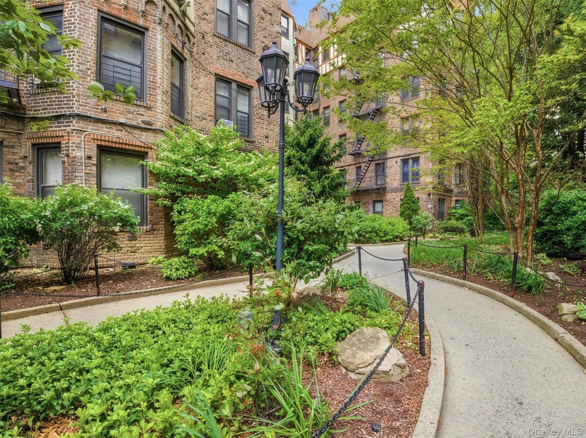 762 Brady Avenue, New York, NY, 3 Bedrooms Bedrooms, 5 Rooms Rooms,1 BathroomBathrooms,Residential Lease,For Rent,Brady,0,997284 762 Brady Avenue, New York, NY, 3 Bedrooms Bedrooms, 5 Rooms Rooms,1 BathroomBathrooms,Residential Lease,For Rent,Brady,0,997284