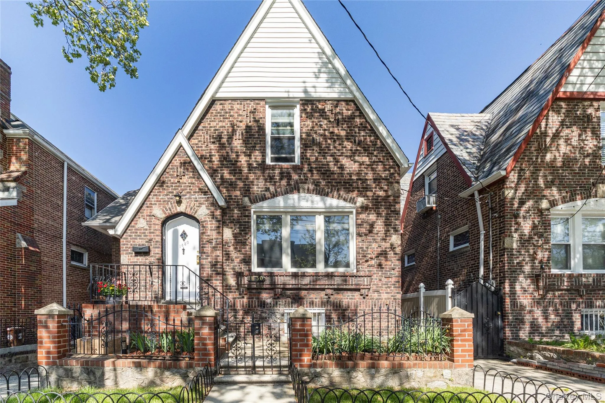 1830 Yates Avenue, New York, NY, 3 Bedrooms Bedrooms, 9 Rooms Rooms,2 BathroomsBathrooms,Residential,For Rent,Yates,0,997294 1830 Yates Avenue, New York, NY, 3 Bedrooms Bedrooms, 9 Rooms Rooms,2 BathroomsBathrooms,Residential,For Rent,Yates,0,997294