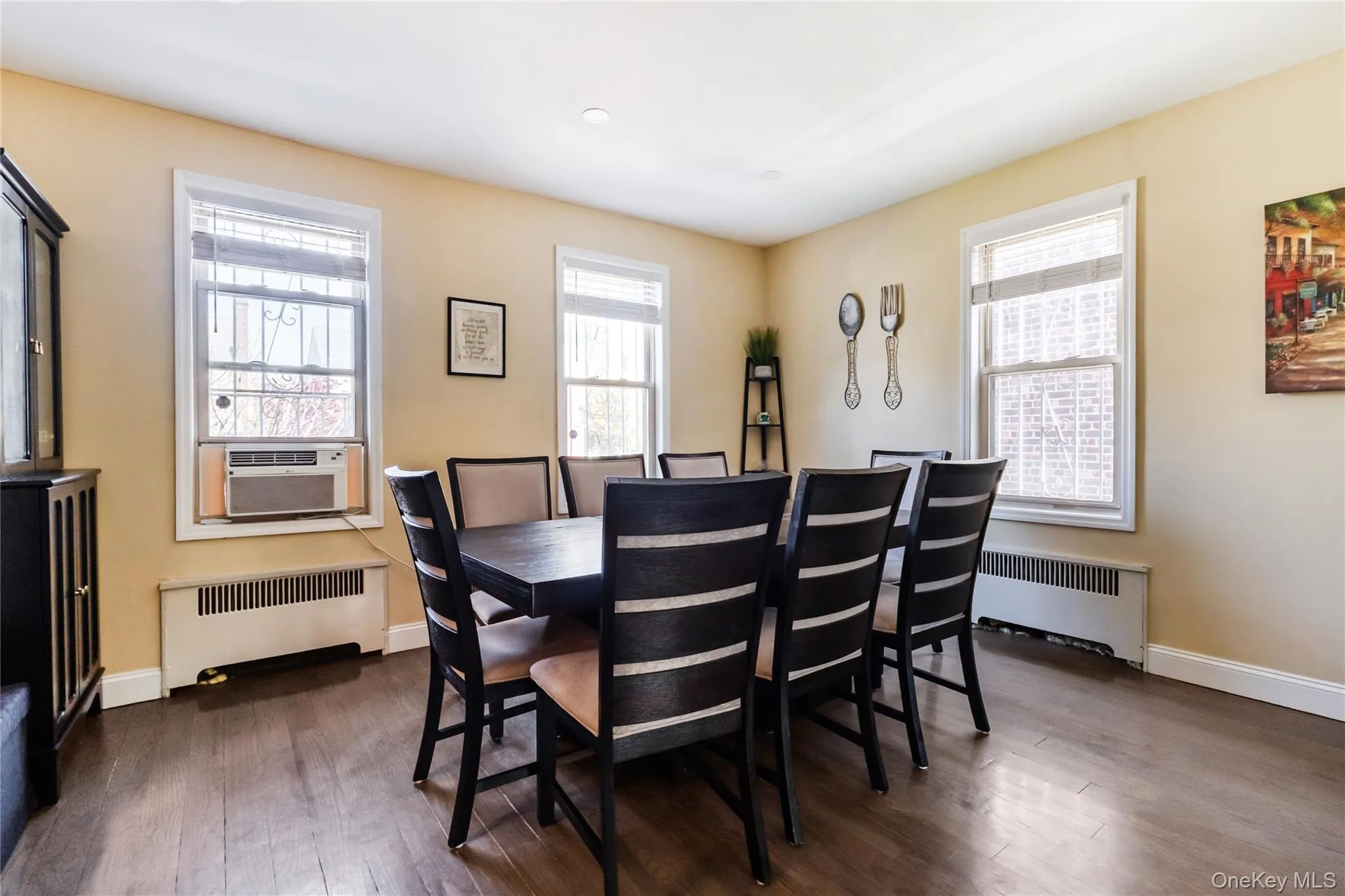 1830 Yates Avenue, New York, NY, 3 Bedrooms Bedrooms, 9 Rooms Rooms,2 BathroomsBathrooms,Residential,For Rent,Yates,0,997294 1830 Yates Avenue, New York, NY, 3 Bedrooms Bedrooms, 9 Rooms Rooms,2 BathroomsBathrooms,Residential,For Rent,Yates,0,997294