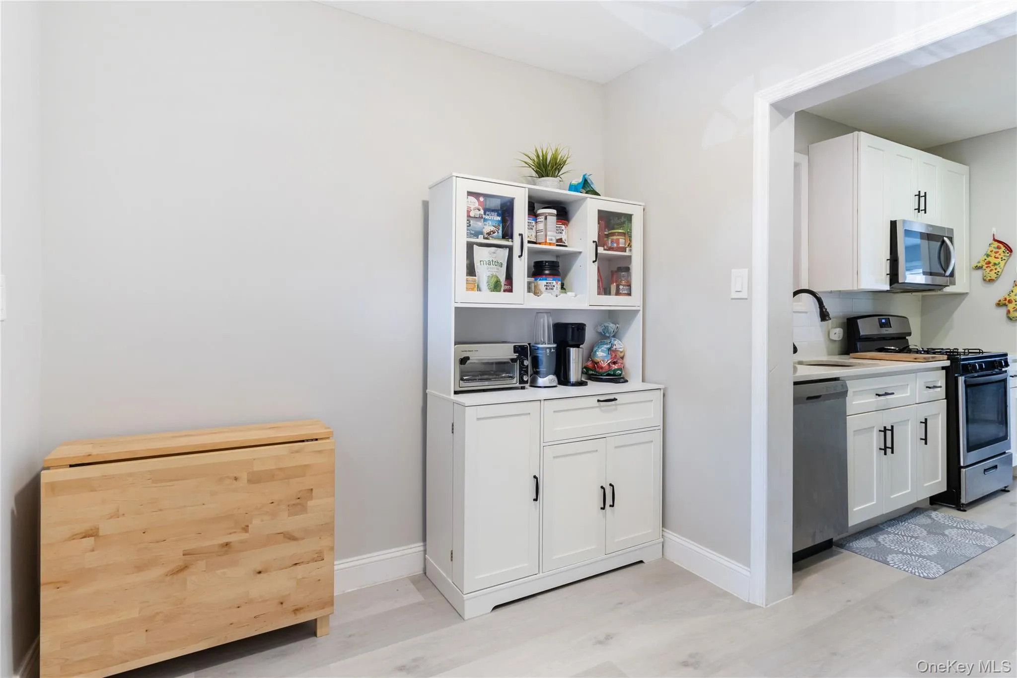1830 Yates Avenue, New York, NY, 3 Bedrooms Bedrooms, 9 Rooms Rooms,2 BathroomsBathrooms,Residential,For Rent,Yates,0,997294 1830 Yates Avenue, New York, NY, 3 Bedrooms Bedrooms, 9 Rooms Rooms,2 BathroomsBathrooms,Residential,For Rent,Yates,0,997294