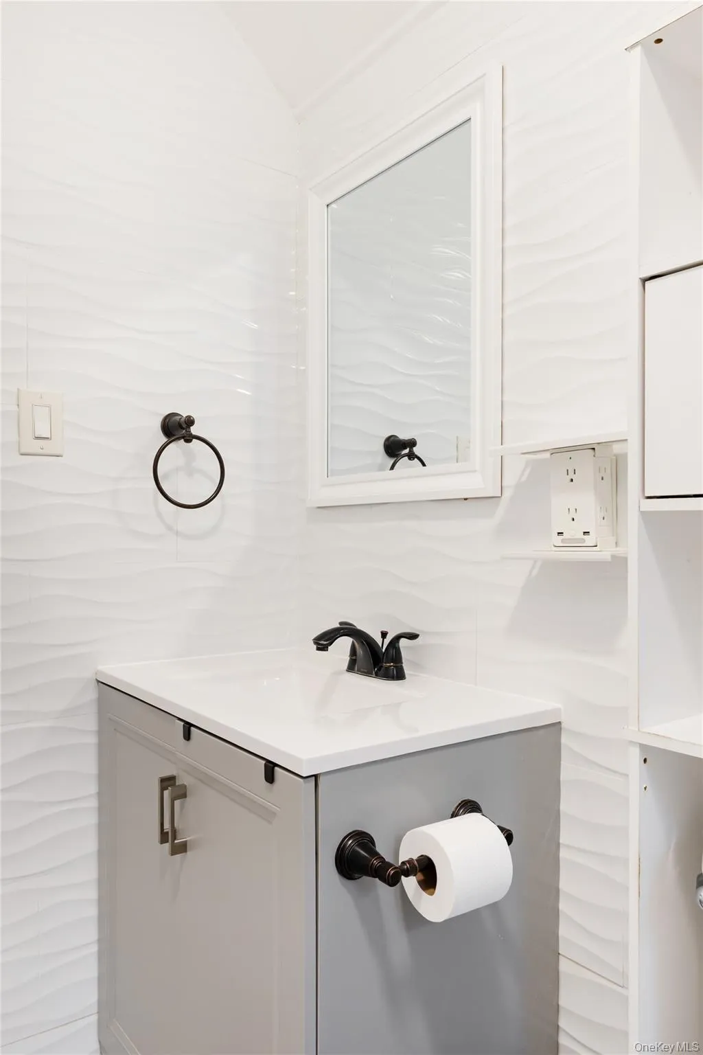 1830 Yates Avenue, New York, NY, 3 Bedrooms Bedrooms, 9 Rooms Rooms,2 BathroomsBathrooms,Residential,For Rent,Yates,0,997294 1830 Yates Avenue, New York, NY, 3 Bedrooms Bedrooms, 9 Rooms Rooms,2 BathroomsBathrooms,Residential,For Rent,Yates,0,997294