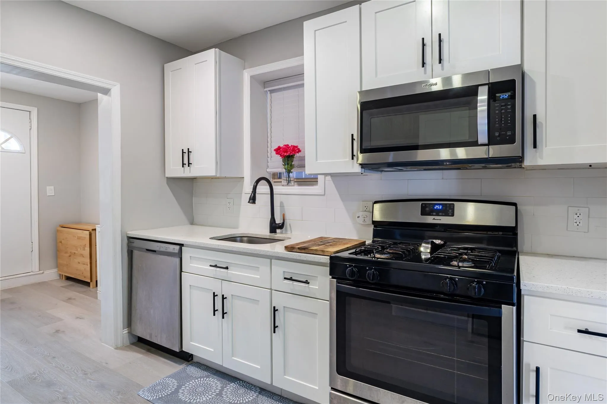1830 Yates Avenue, New York, NY, 3 Bedrooms Bedrooms, 9 Rooms Rooms,2 BathroomsBathrooms,Residential,For Rent,Yates,0,997294 1830 Yates Avenue, New York, NY, 3 Bedrooms Bedrooms, 9 Rooms Rooms,2 BathroomsBathrooms,Residential,For Rent,Yates,0,997294