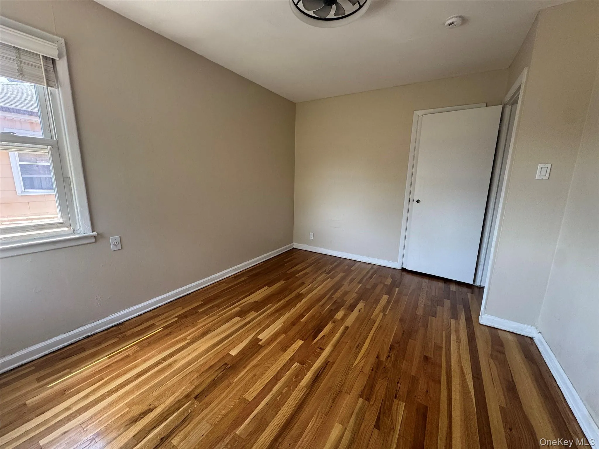 375 Cochran Place, Hempstead, NY, 3 Bedrooms Bedrooms, 5 Rooms Rooms,1 BathroomBathrooms,Residential Lease,For Rent,Cochran,0,997322 375 Cochran Place, Hempstead, NY, 3 Bedrooms Bedrooms, 5 Rooms Rooms,1 BathroomBathrooms,Residential Lease,For Rent,Cochran,0,997322
