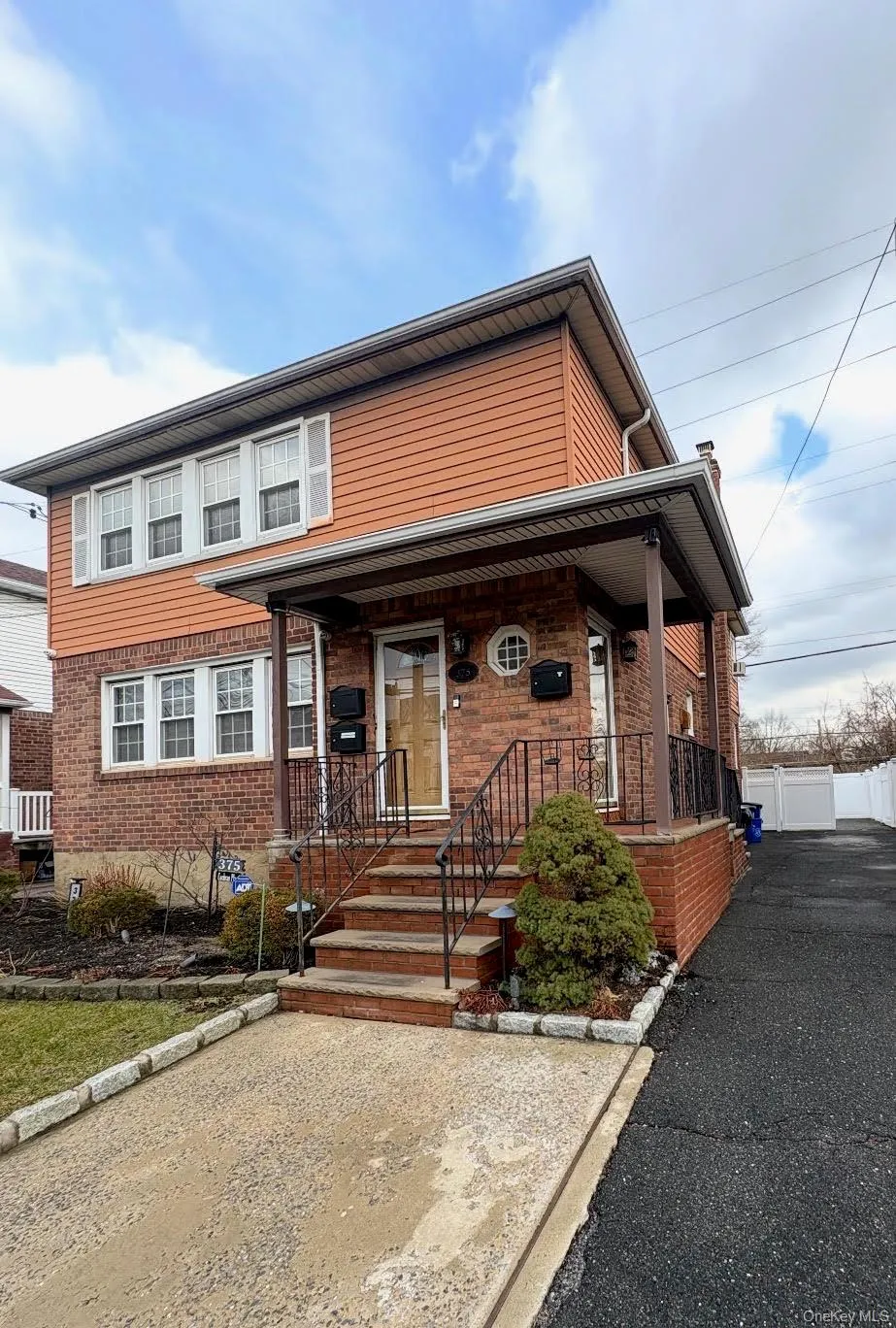 375 Cochran Place, Hempstead, NY, 3 Bedrooms Bedrooms, 5 Rooms Rooms,1 BathroomBathrooms,Residential Lease,For Rent,Cochran,0,997322 375 Cochran Place, Hempstead, NY, 3 Bedrooms Bedrooms, 5 Rooms Rooms,1 BathroomBathrooms,Residential Lease,For Rent,Cochran,0,997322