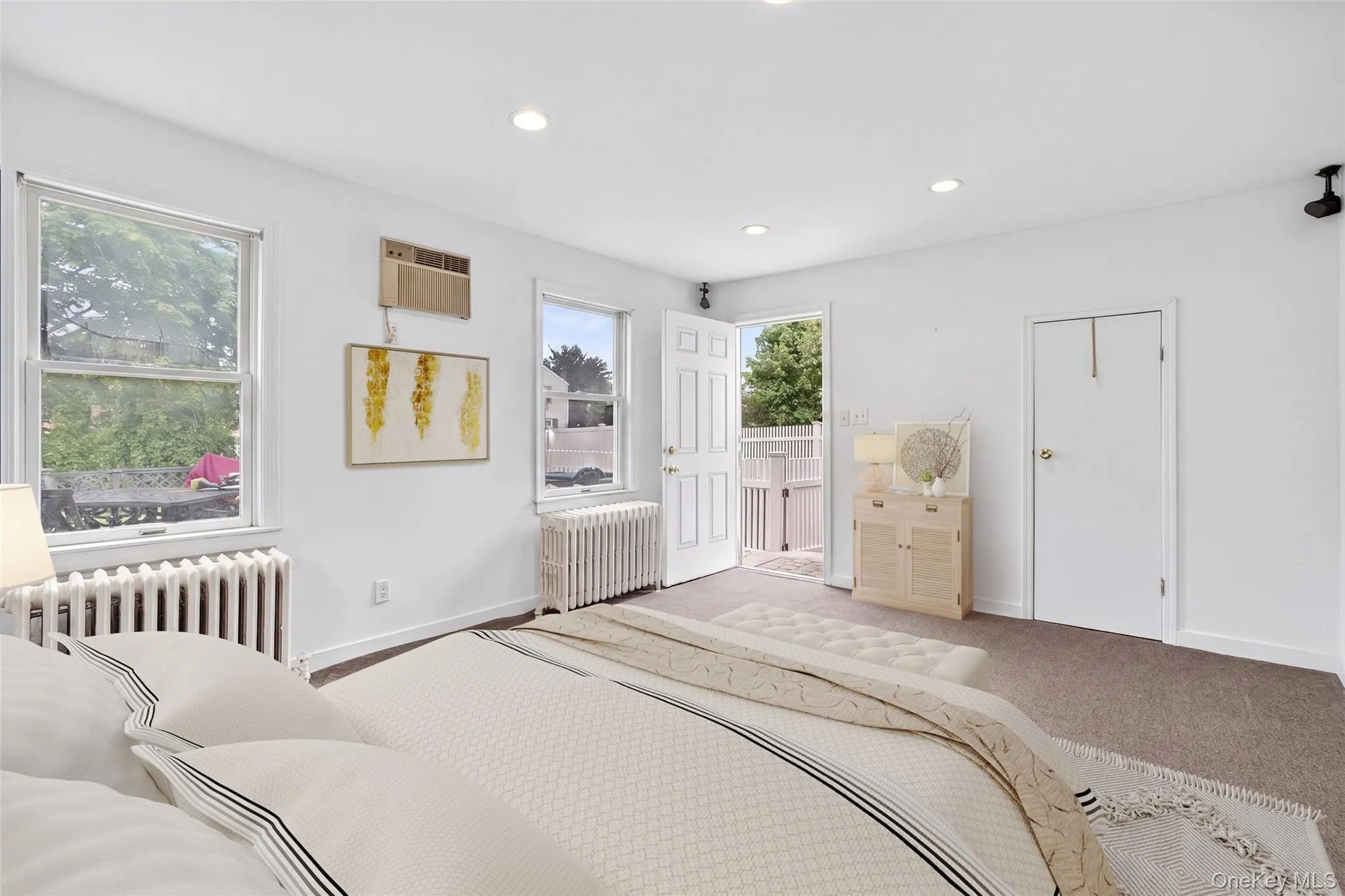 Virtually staged first floor en suite bedroom. Virtually staged first floor en suite bedroom.