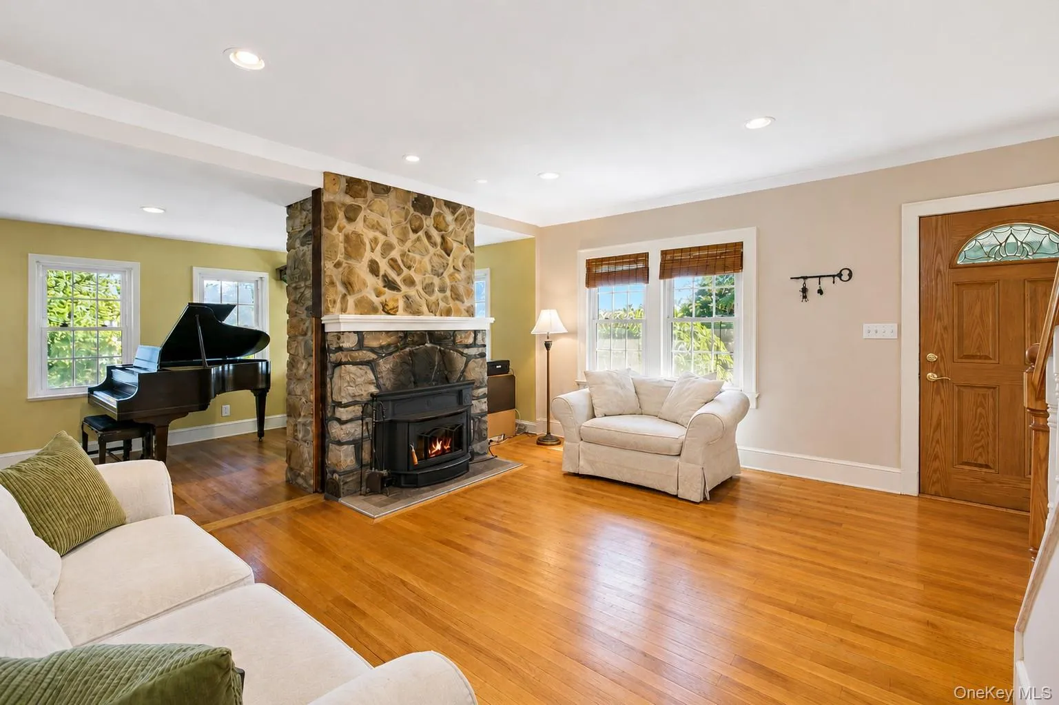 2915 Hyatt Street, Yorktown, NY, 3 Bedrooms Bedrooms, 7 Rooms Rooms,2 BathroomsBathrooms,Residential,For Rent,Hyatt,0,KEY997345 2915 Hyatt Street, Yorktown, NY, 3 Bedrooms Bedrooms, 7 Rooms Rooms,2 BathroomsBathrooms,Residential,For Rent,Hyatt,0,KEY997345