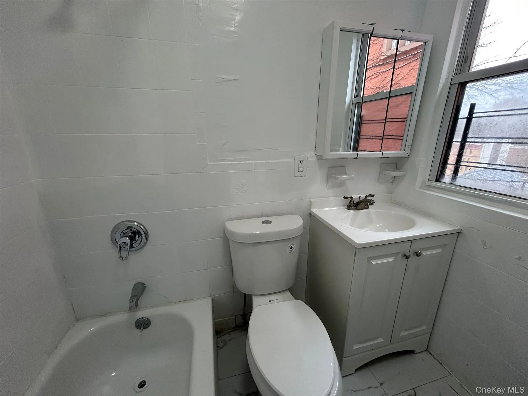 1819 Palisade Place, New York, NY, 3 Bedrooms Bedrooms, 5 Rooms Rooms,1 BathroomBathrooms,Residential Lease,For Rent,Palisade,0,997358 1819 Palisade Place, New York, NY, 3 Bedrooms Bedrooms, 5 Rooms Rooms,1 BathroomBathrooms,Residential Lease,For Rent,Palisade,0,997358