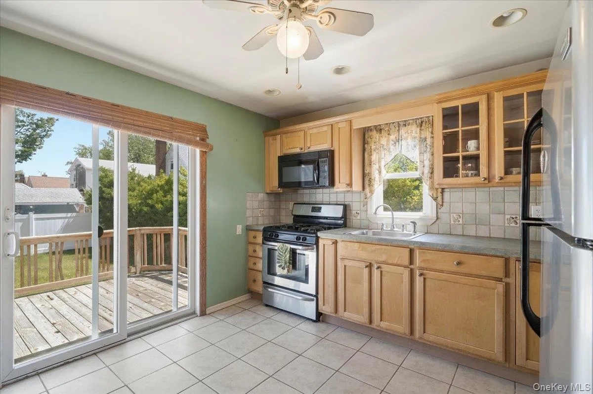 243-11 134th Avenue, New York, NY, 3 Bedrooms Bedrooms, 7 Rooms Rooms,1 BathroomBathrooms,Residential,For Rent,134th,0,997361 243-11 134th Avenue, New York, NY, 3 Bedrooms Bedrooms, 7 Rooms Rooms,1 BathroomBathrooms,Residential,For Rent,134th,0,997361