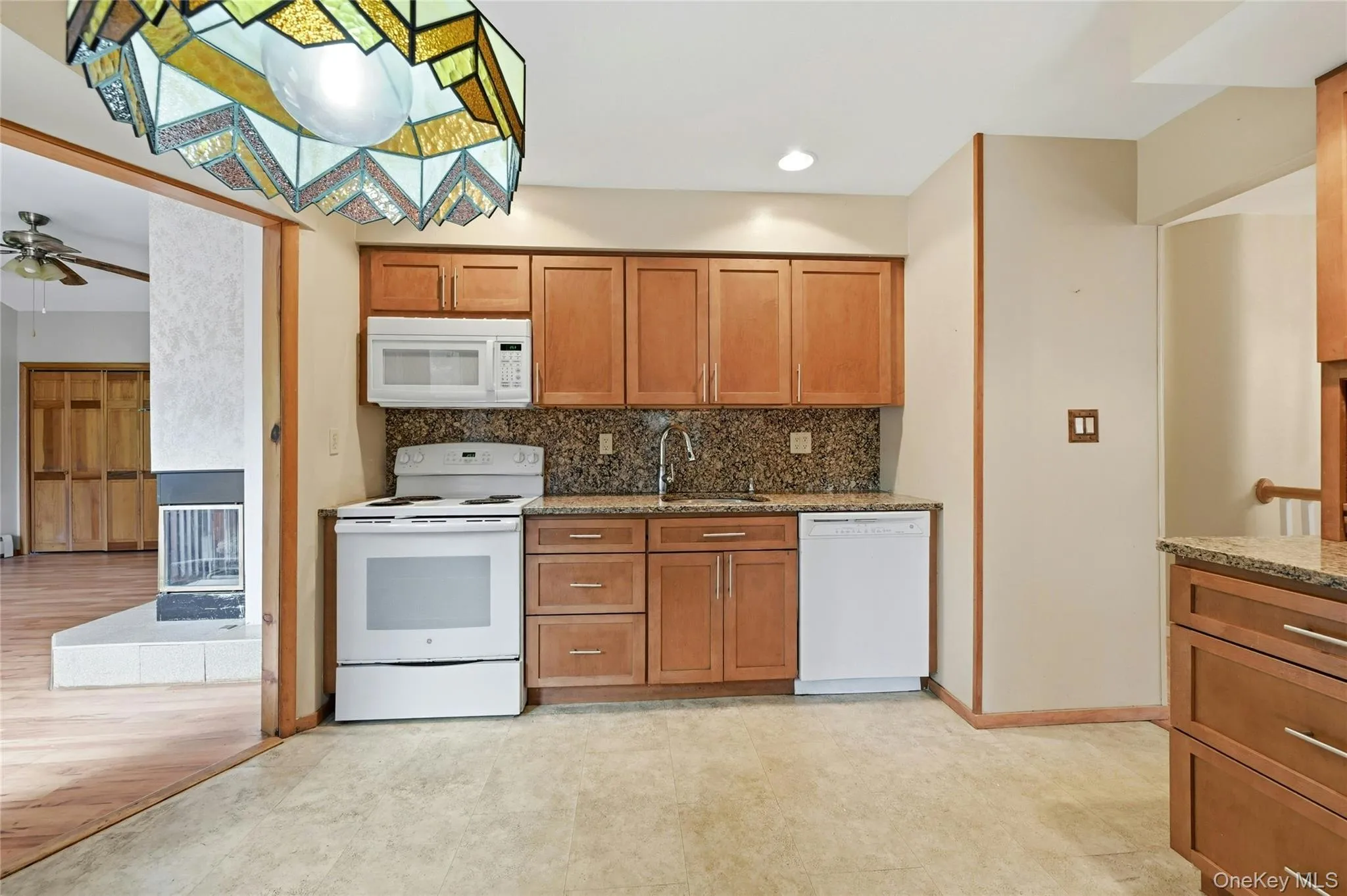 84 Henearly Drive, Brookhaven, NY, 3 Bedrooms Bedrooms, 7 Rooms Rooms,2 BathroomsBathrooms,Residential,For Rent,Henearly,0,997365 84 Henearly Drive, Brookhaven, NY, 3 Bedrooms Bedrooms, 7 Rooms Rooms,2 BathroomsBathrooms,Residential,For Rent,Henearly,0,997365