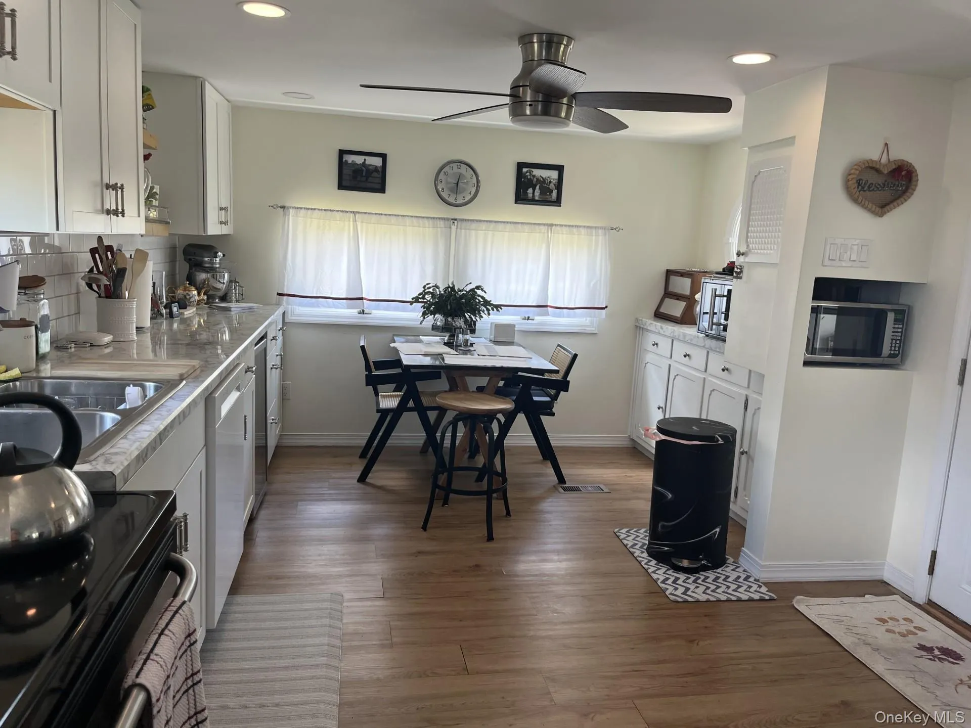 525 Riverleigh Avenue, Riverhead, NY, 1 Bedroom Bedrooms, 5 Rooms Rooms,1 BathroomBathrooms,Residential Lease,For Rent,Riverleigh,0,997369 525 Riverleigh Avenue, Riverhead, NY, 1 Bedroom Bedrooms, 5 Rooms Rooms,1 BathroomBathrooms,Residential Lease,For Rent,Riverleigh,0,997369