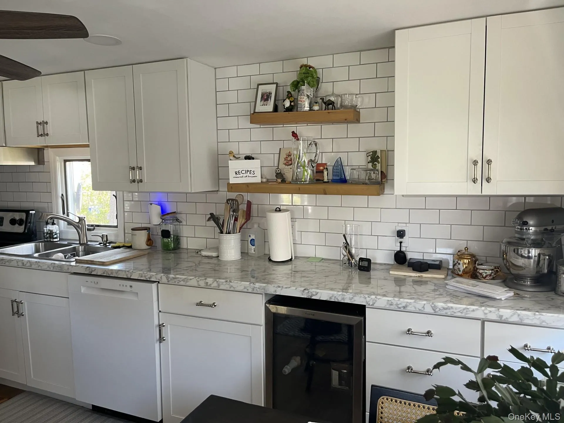 525 Riverleigh Avenue, Riverhead, NY, 1 Bedroom Bedrooms, 5 Rooms Rooms,1 BathroomBathrooms,Residential Lease,For Rent,Riverleigh,0,997369 525 Riverleigh Avenue, Riverhead, NY, 1 Bedroom Bedrooms, 5 Rooms Rooms,1 BathroomBathrooms,Residential Lease,For Rent,Riverleigh,0,997369