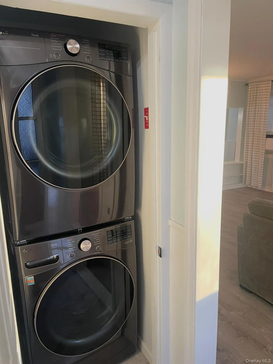 527 Market Street, Long Beach, NY, 2 Bedrooms Bedrooms, 5 Rooms Rooms,2 BathroomsBathrooms,Residential Lease,For Rent,Market,0,997378 527 Market Street, Long Beach, NY, 2 Bedrooms Bedrooms, 5 Rooms Rooms,2 BathroomsBathrooms,Residential Lease,For Rent,Market,0,997378