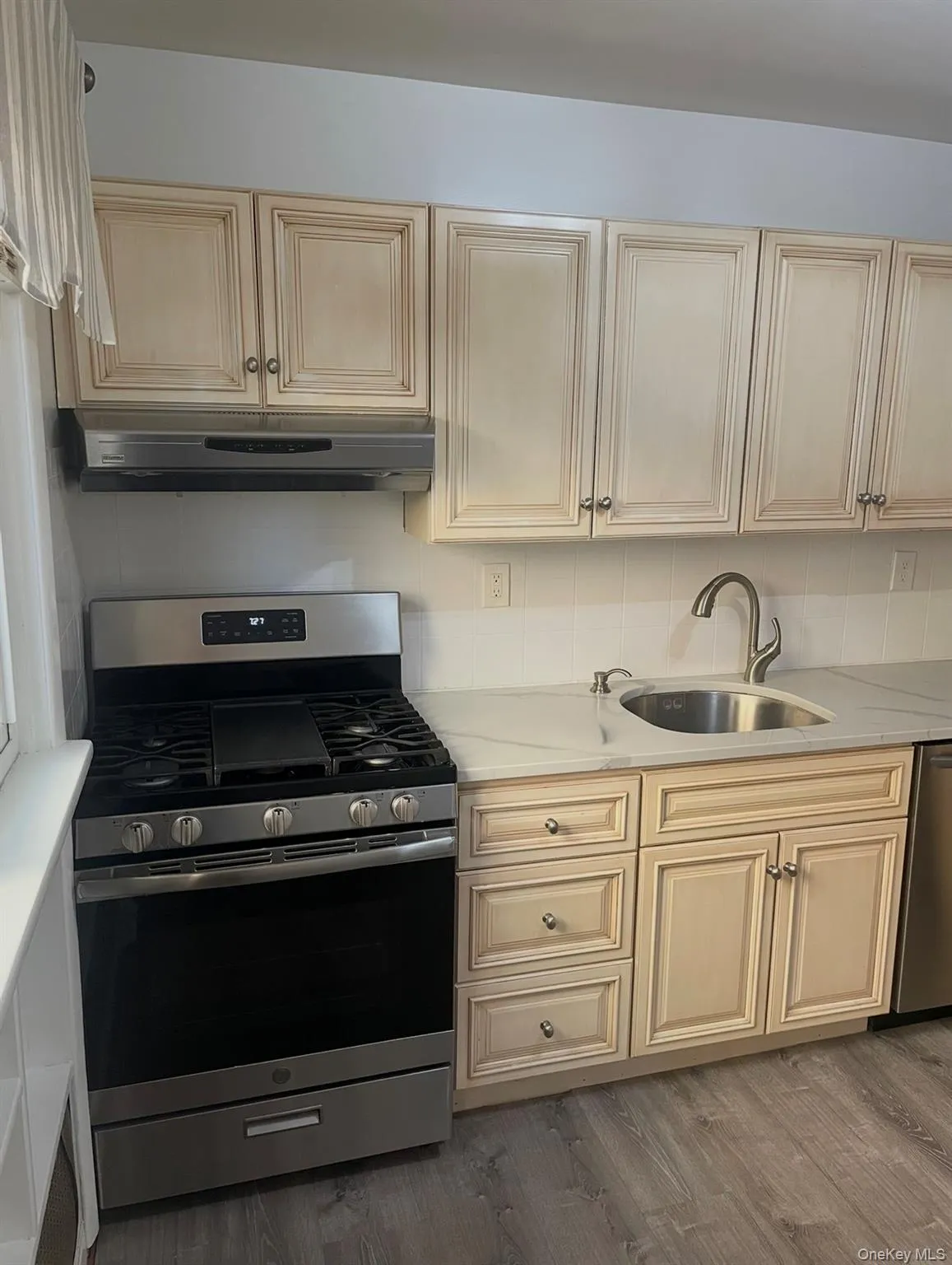 527 Market Street, Long Beach, NY, 2 Bedrooms Bedrooms, 5 Rooms Rooms,2 BathroomsBathrooms,Residential Lease,For Rent,Market,0,997378 527 Market Street, Long Beach, NY, 2 Bedrooms Bedrooms, 5 Rooms Rooms,2 BathroomsBathrooms,Residential Lease,For Rent,Market,0,997378