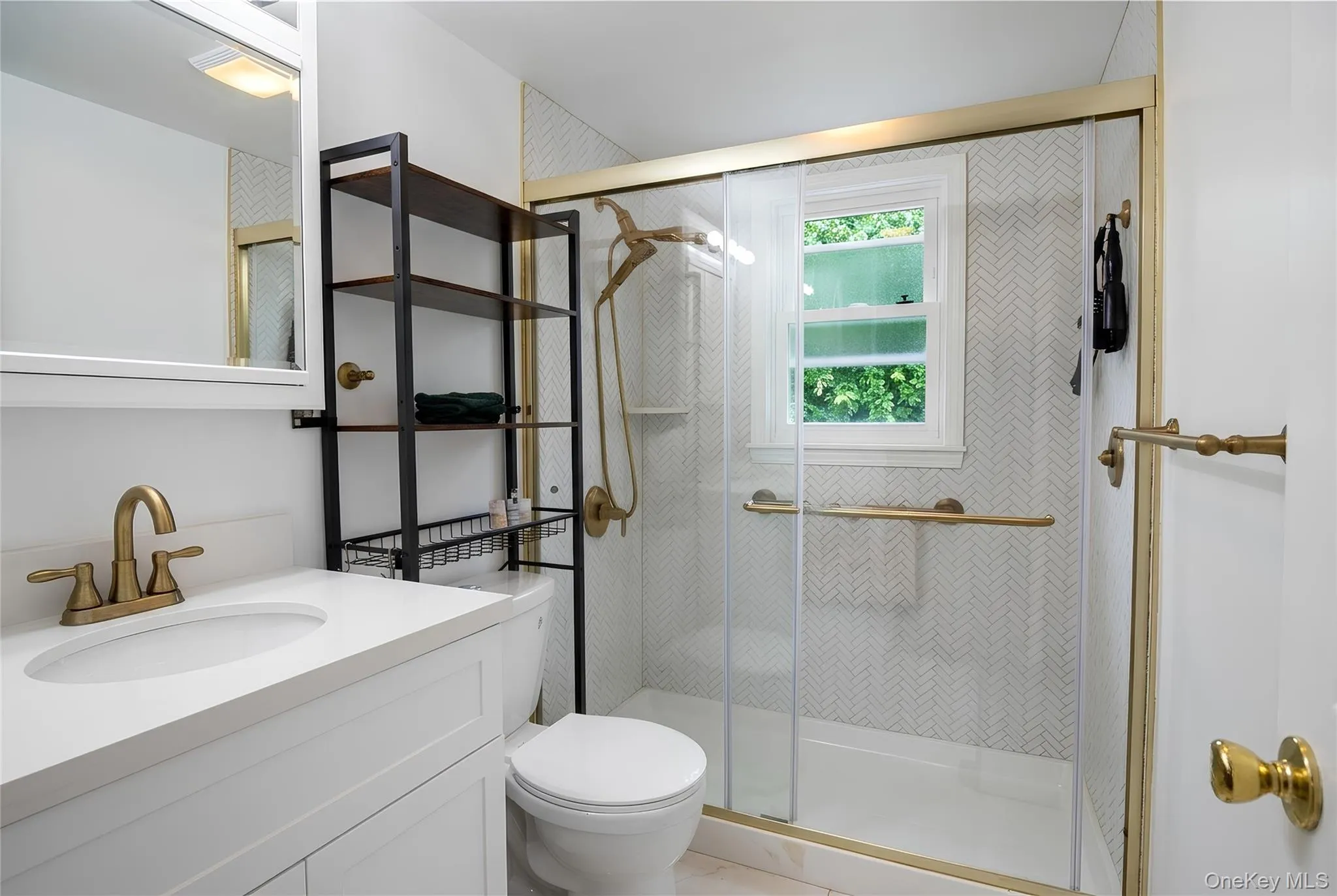 13 Cedarwood Drive, Huntington, NY, 2 Bedrooms Bedrooms, 4 Rooms Rooms,1 BathroomBathrooms,Residential Lease,For Rent,Cedarwood,0,997379 13 Cedarwood Drive, Huntington, NY, 2 Bedrooms Bedrooms, 4 Rooms Rooms,1 BathroomBathrooms,Residential Lease,For Rent,Cedarwood,0,997379