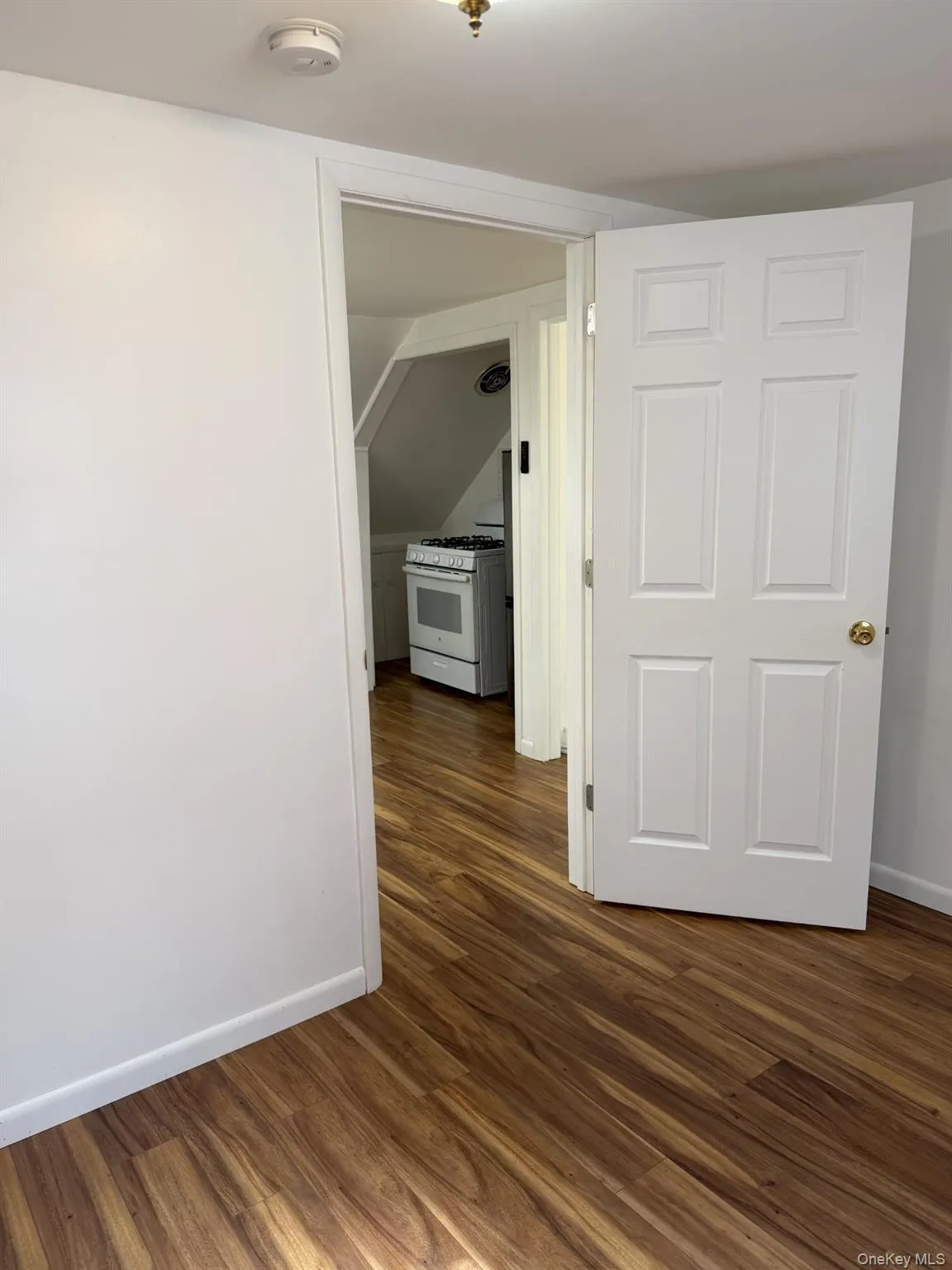13 Cedarwood Drive, Huntington, NY, 1 Bedroom Bedrooms, 4 Rooms Rooms,1 BathroomBathrooms,Residential Lease,For Rent,Cedarwood,0,997379 13 Cedarwood Drive, Huntington, NY, 1 Bedroom Bedrooms, 4 Rooms Rooms,1 BathroomBathrooms,Residential Lease,For Rent,Cedarwood,0,997379