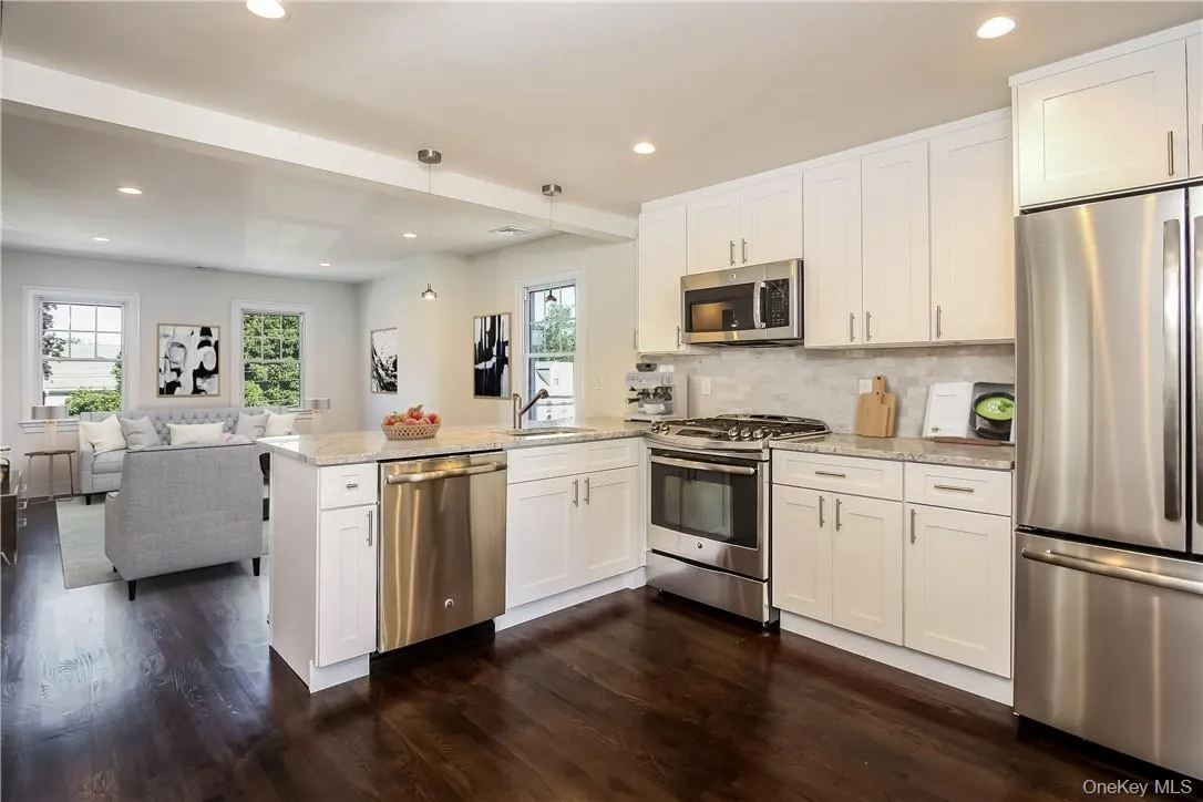 338 Palmer Avenue, Mamaroneck, NY, 2 Bedrooms Bedrooms, 4 Rooms Rooms,1 BathroomBathrooms,Residential Lease,For Rent,Palmer,0,997398 338 Palmer Avenue, Mamaroneck, NY, 2 Bedrooms Bedrooms, 4 Rooms Rooms,1 BathroomBathrooms,Residential Lease,For Rent,Palmer,0,997398