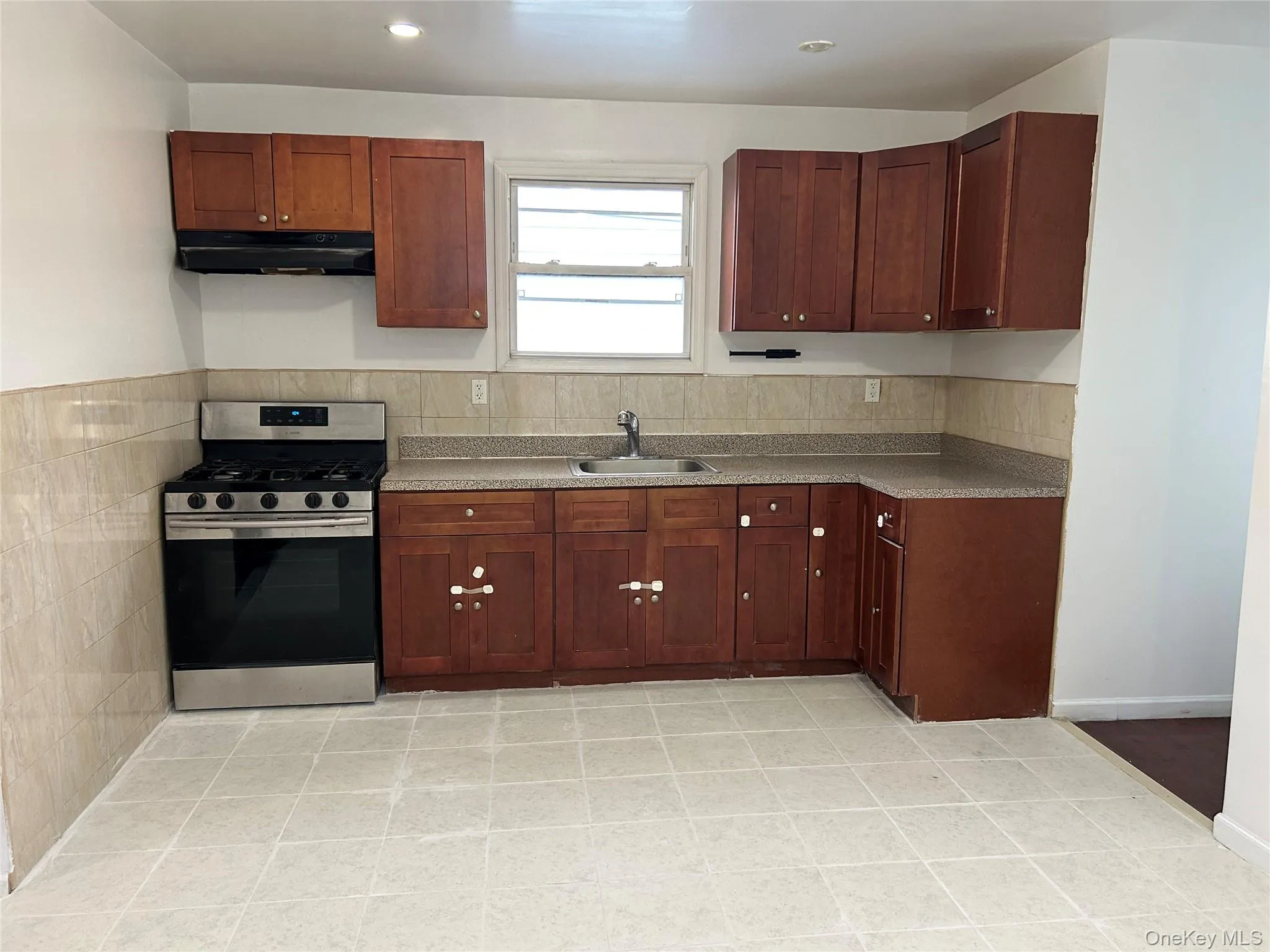 14616 106 ave Avenue, New York, NY, 3 Bedrooms Bedrooms, 5 Rooms Rooms,1 BathroomBathrooms,Residential Lease,For Rent,106 ave,0,997410 14616 106 ave Avenue, New York, NY, 3 Bedrooms Bedrooms, 5 Rooms Rooms,1 BathroomBathrooms,Residential Lease,For Rent,106 ave,0,997410