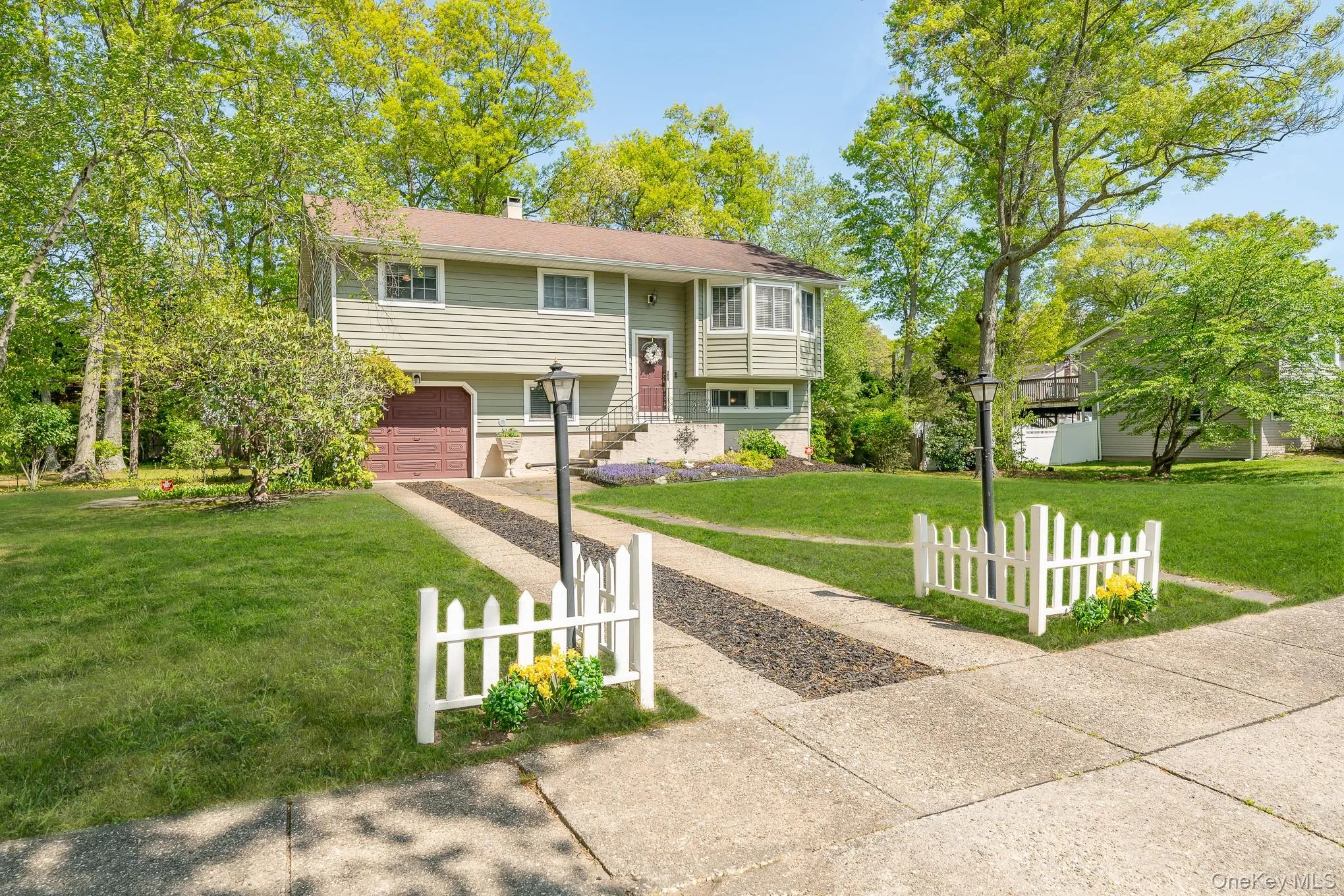 247 Bow Drive, Smithtown, NY, 4 Bedrooms Bedrooms, 10 Rooms Rooms,2 BathroomsBathrooms,Residential,For Rent,Bow,0,997411 247 Bow Drive, Smithtown, NY, 4 Bedrooms Bedrooms, 10 Rooms Rooms,2 BathroomsBathrooms,Residential,For Rent,Bow,0,997411