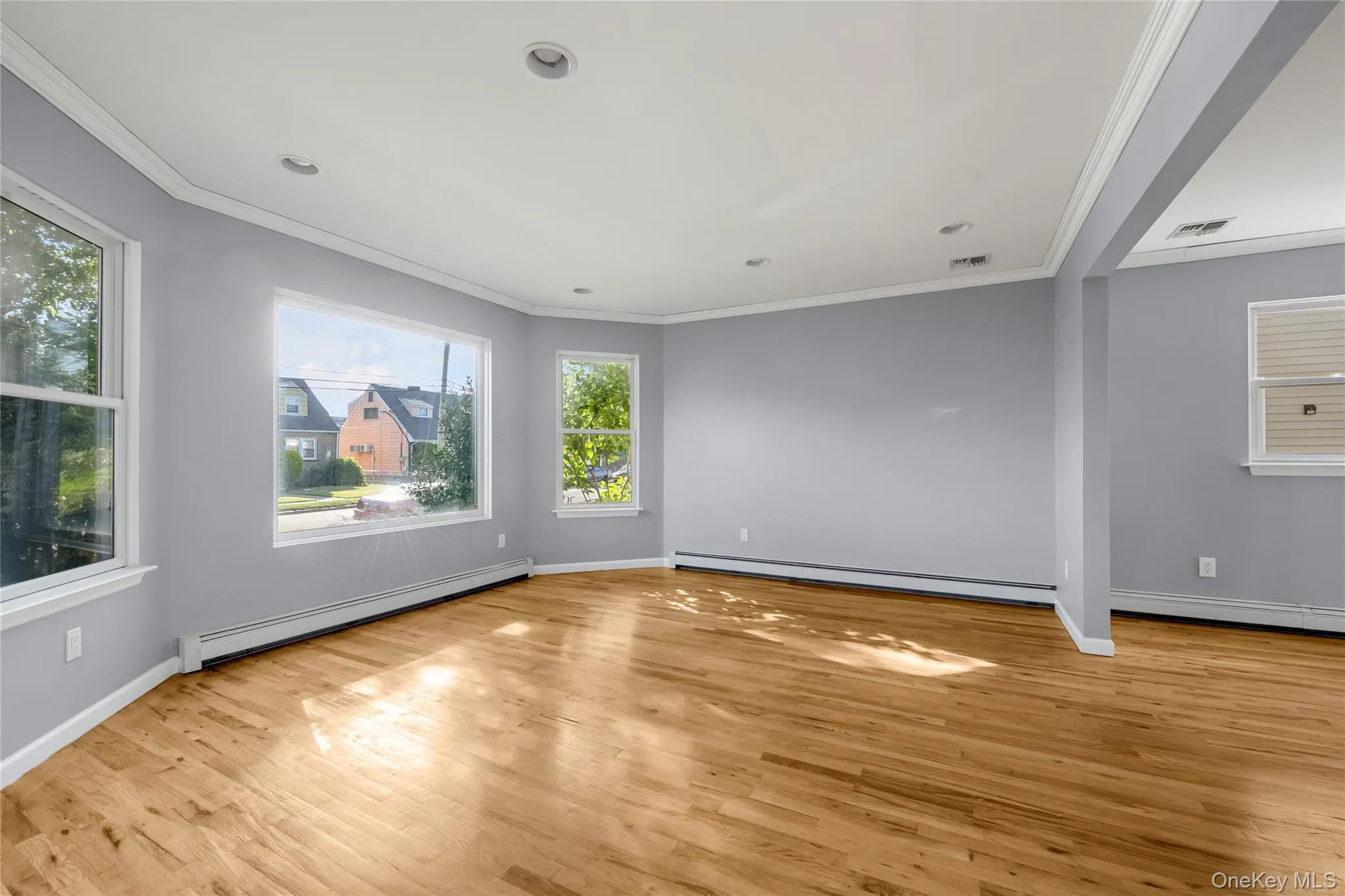 16 6th Avenue, North Hempstead, NY, 4 Bedrooms Bedrooms, 8 Rooms Rooms,2 BathroomsBathrooms,Residential,For Rent,6th,0,997440 16 6th Avenue, North Hempstead, NY, 4 Bedrooms Bedrooms, 8 Rooms Rooms,2 BathroomsBathrooms,Residential,For Rent,6th,0,997440