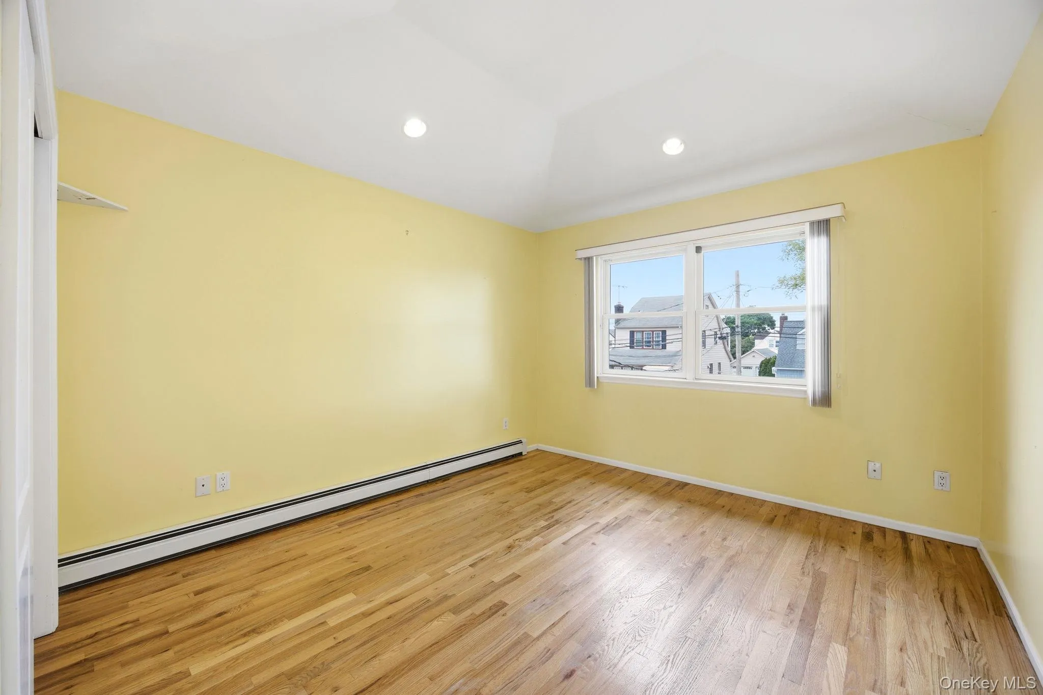 16 6th Avenue, North Hempstead, NY, 4 Bedrooms Bedrooms, 8 Rooms Rooms,2 BathroomsBathrooms,Residential,For Rent,6th,0,997440 16 6th Avenue, North Hempstead, NY, 4 Bedrooms Bedrooms, 8 Rooms Rooms,2 BathroomsBathrooms,Residential,For Rent,6th,0,997440