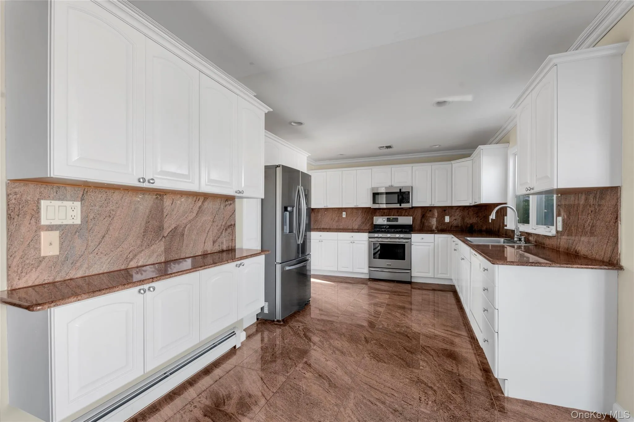 16 6th Avenue, North Hempstead, NY, 4 Bedrooms Bedrooms, 8 Rooms Rooms,2 BathroomsBathrooms,Residential,For Rent,6th,0,997440 16 6th Avenue, North Hempstead, NY, 4 Bedrooms Bedrooms, 8 Rooms Rooms,2 BathroomsBathrooms,Residential,For Rent,6th,0,997440