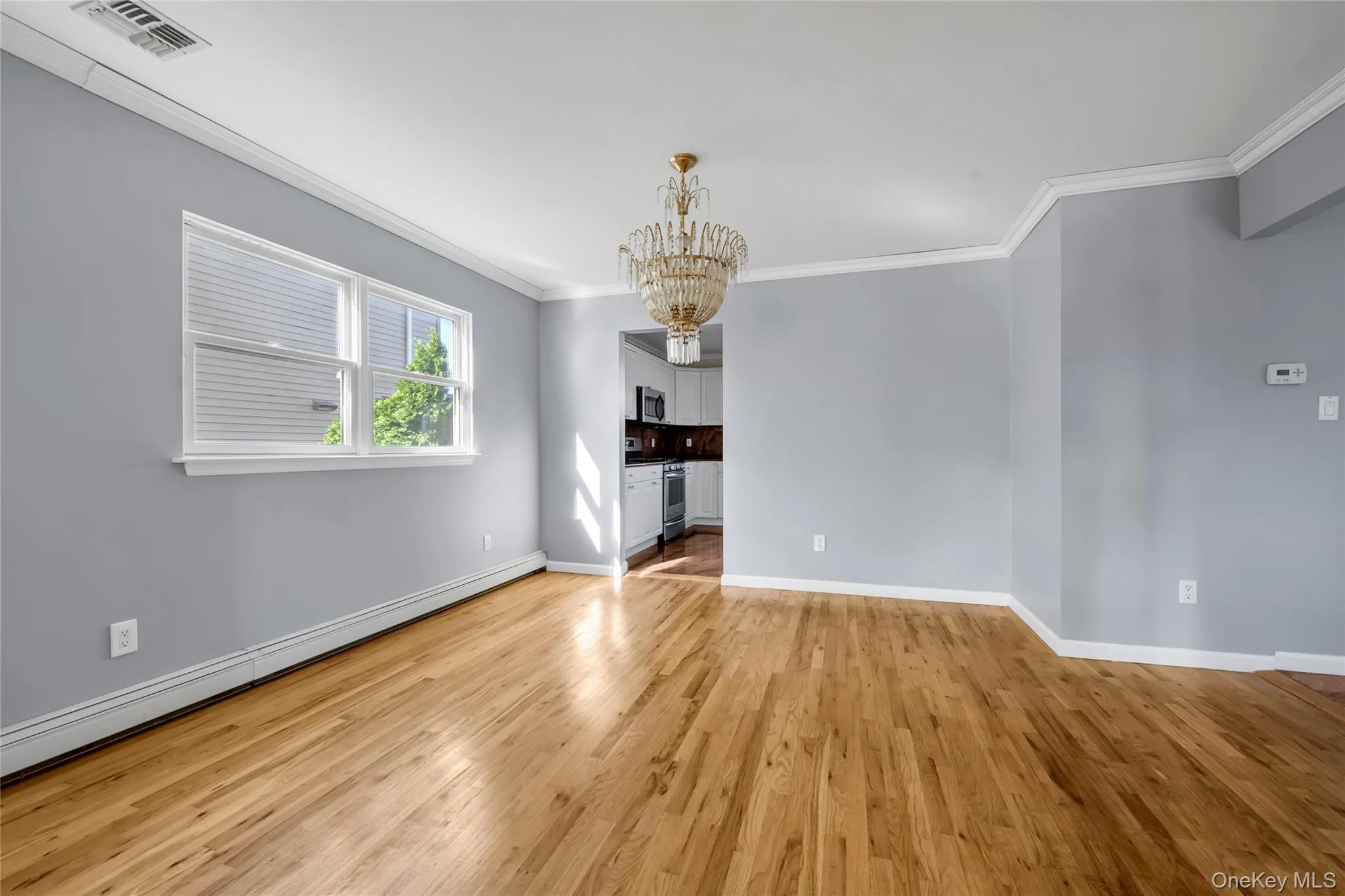 16 6th Avenue, North Hempstead, NY, 4 Bedrooms Bedrooms, 8 Rooms Rooms,2 BathroomsBathrooms,Residential,For Rent,6th,0,997440 16 6th Avenue, North Hempstead, NY, 4 Bedrooms Bedrooms, 8 Rooms Rooms,2 BathroomsBathrooms,Residential,For Rent,6th,0,997440