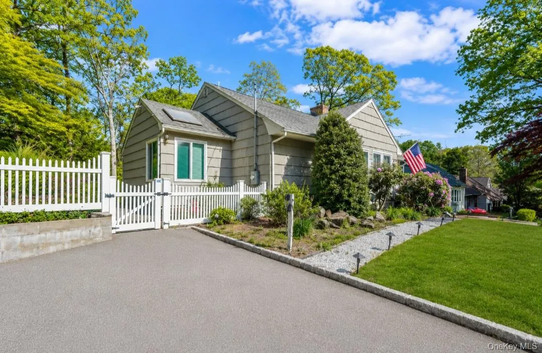 42 Shady Lane, Huntington, NY, 3 Bedrooms Bedrooms, 7 Rooms Rooms,2 BathroomsBathrooms,Residential,For Rent,Shady,0,997444 42 Shady Lane, Huntington, NY, 3 Bedrooms Bedrooms, 7 Rooms Rooms,2 BathroomsBathrooms,Residential,For Rent,Shady,0,997444